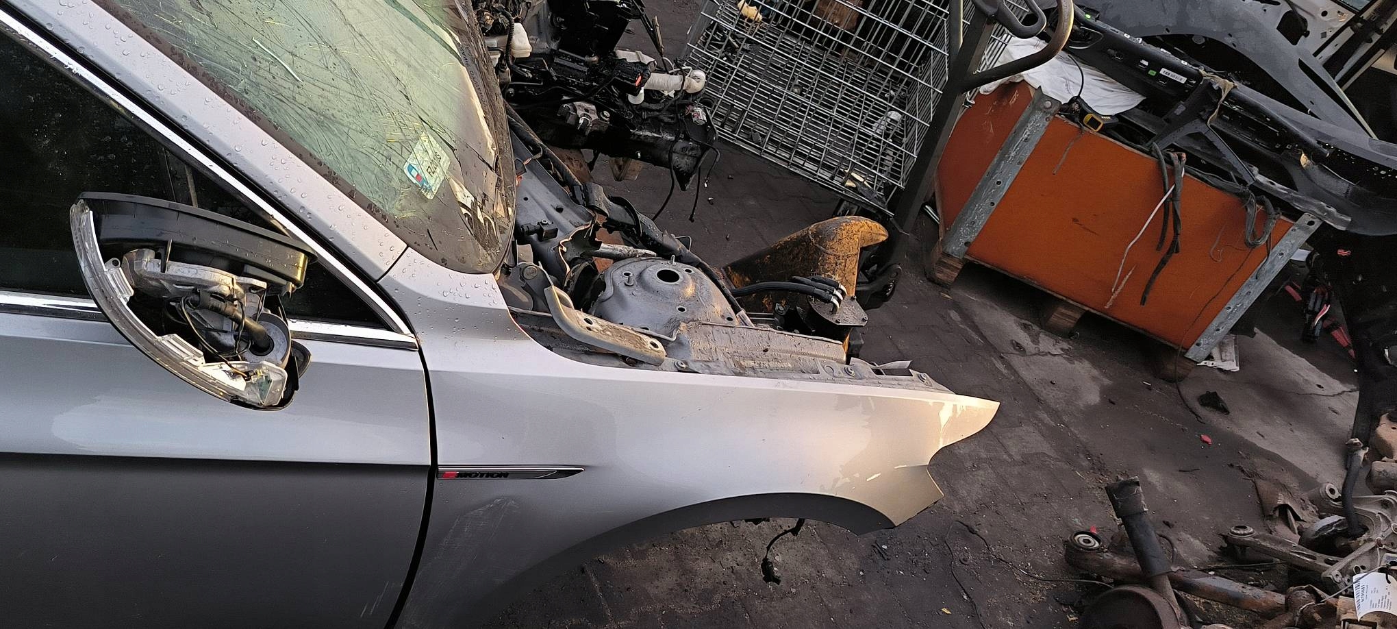 fender right front LB7S VOLKSWAGEN PASSAT B8