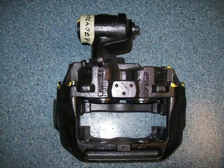 ZACISK HAMULCOWY TYŁ MERCEDES VARIO 610 6704206701 Producent części Tender