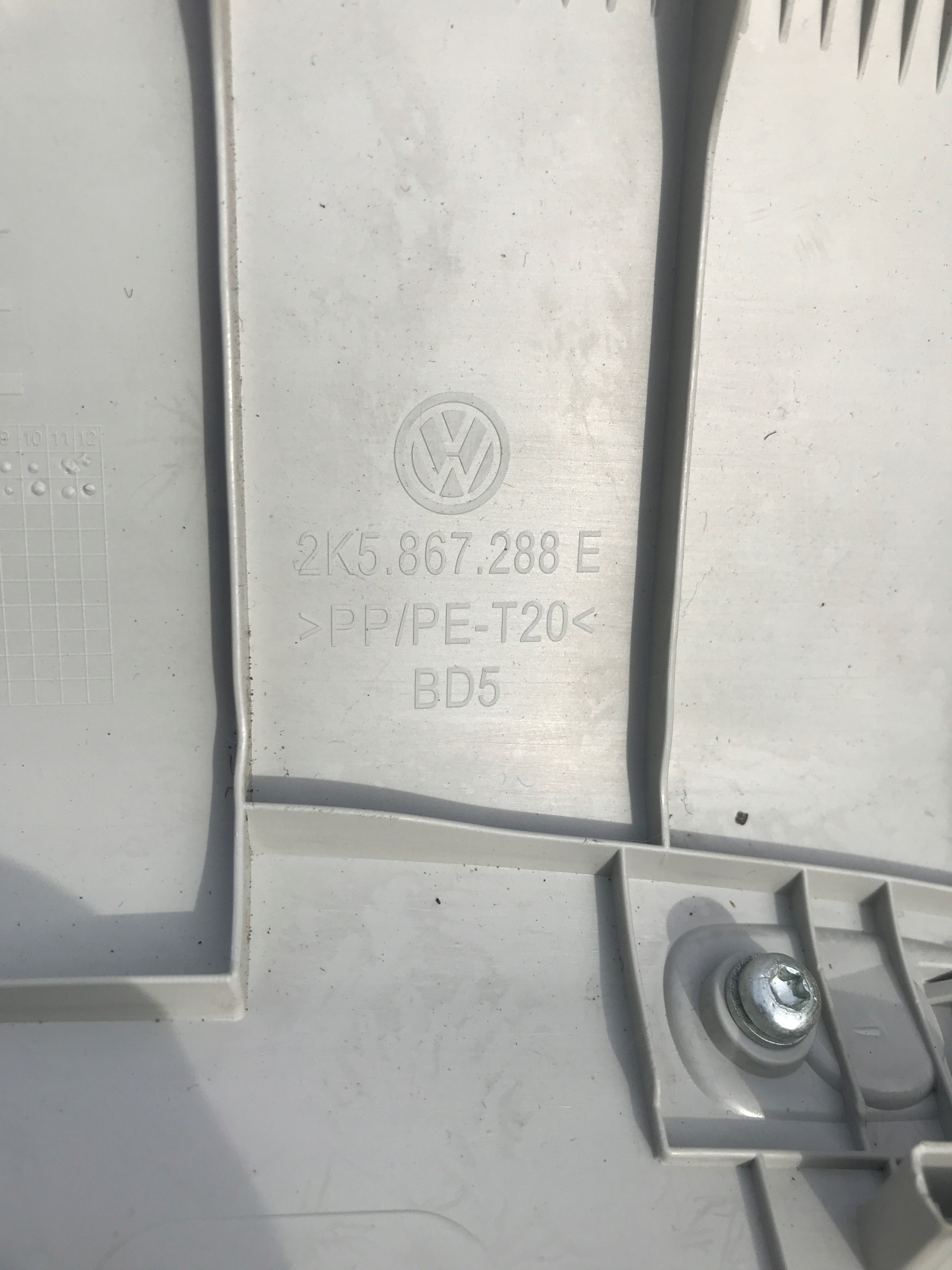 cover SLUPKA right VW CADDY III 2K5867288E
