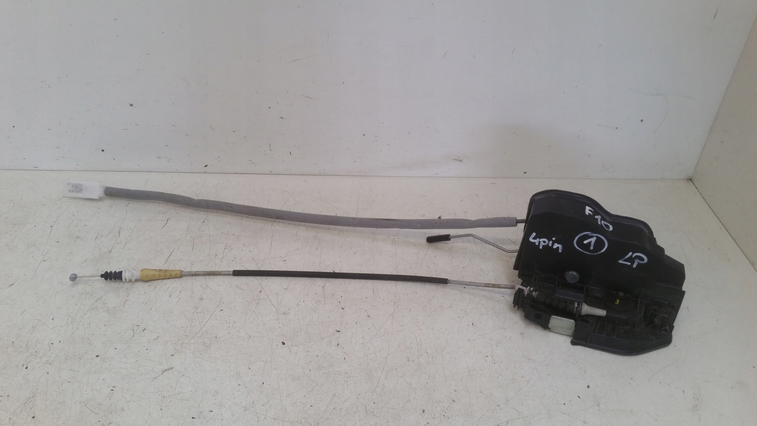 lock left front 4 PIN 7229461 BMW F10 530