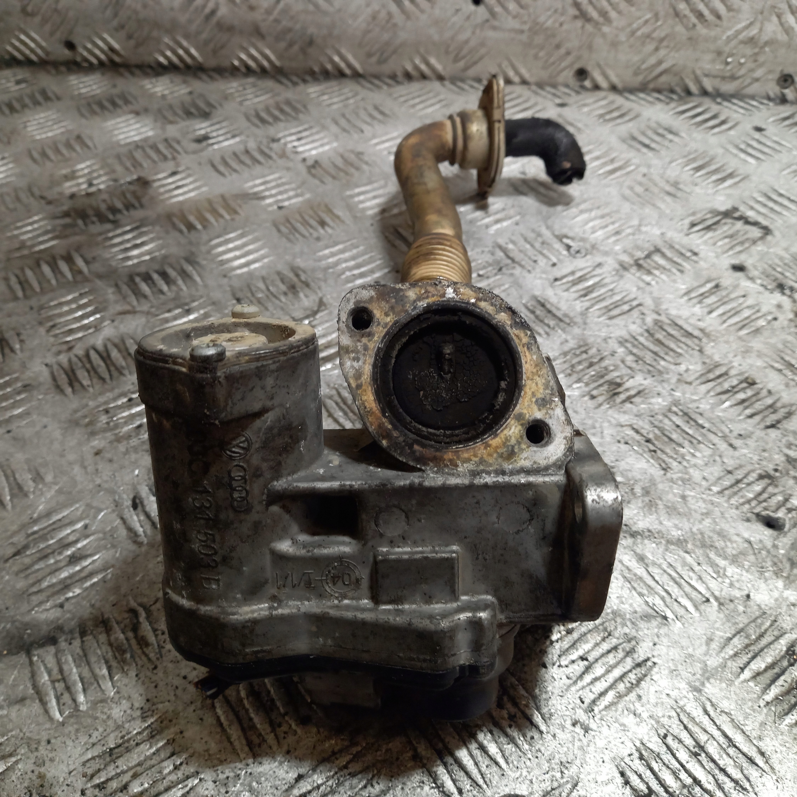 egr ventil VOLKSWAGEN GOLF 5 03C131503B