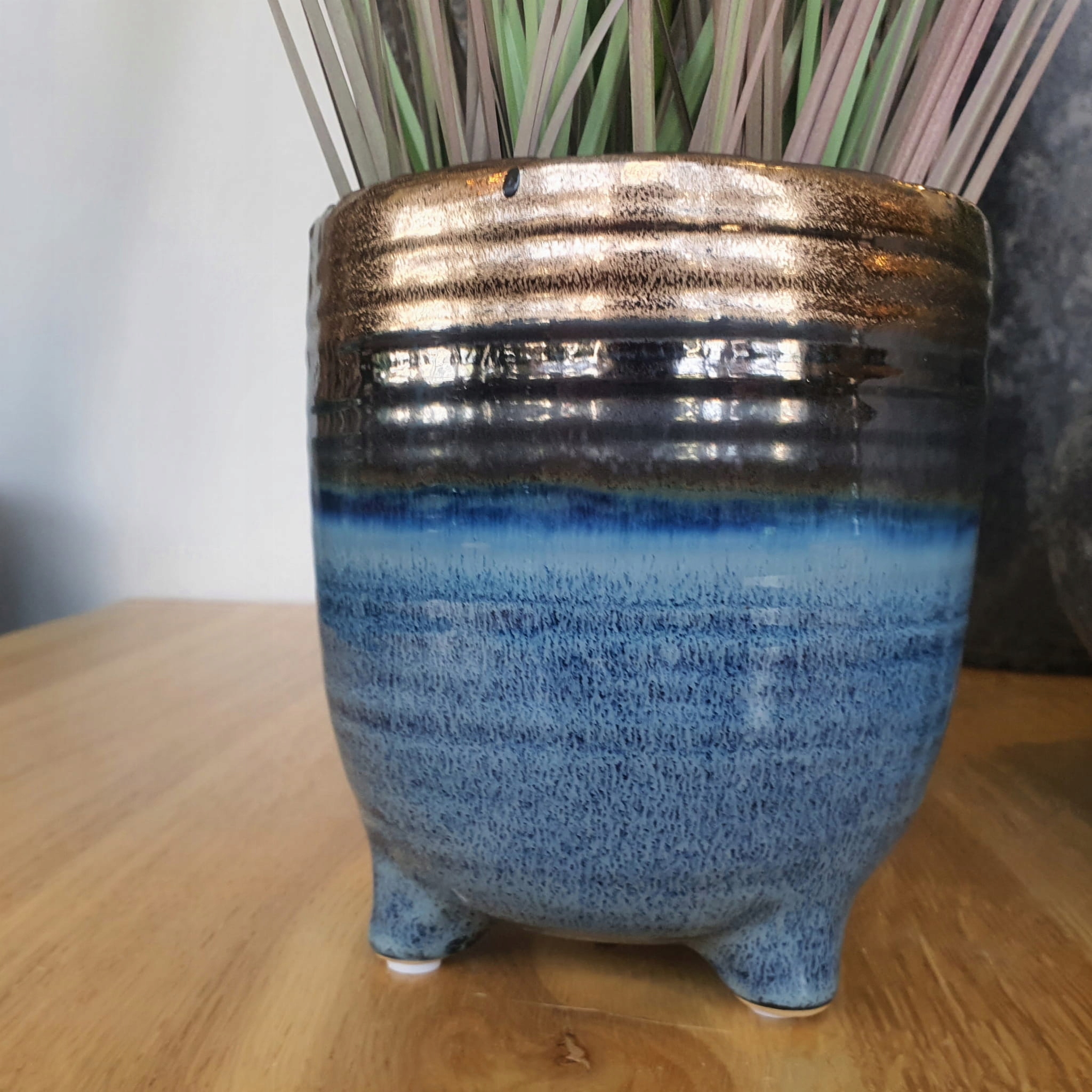 Osłonka ceramiczna wielobarwna 13x14cm doniczka Materiał ceramika