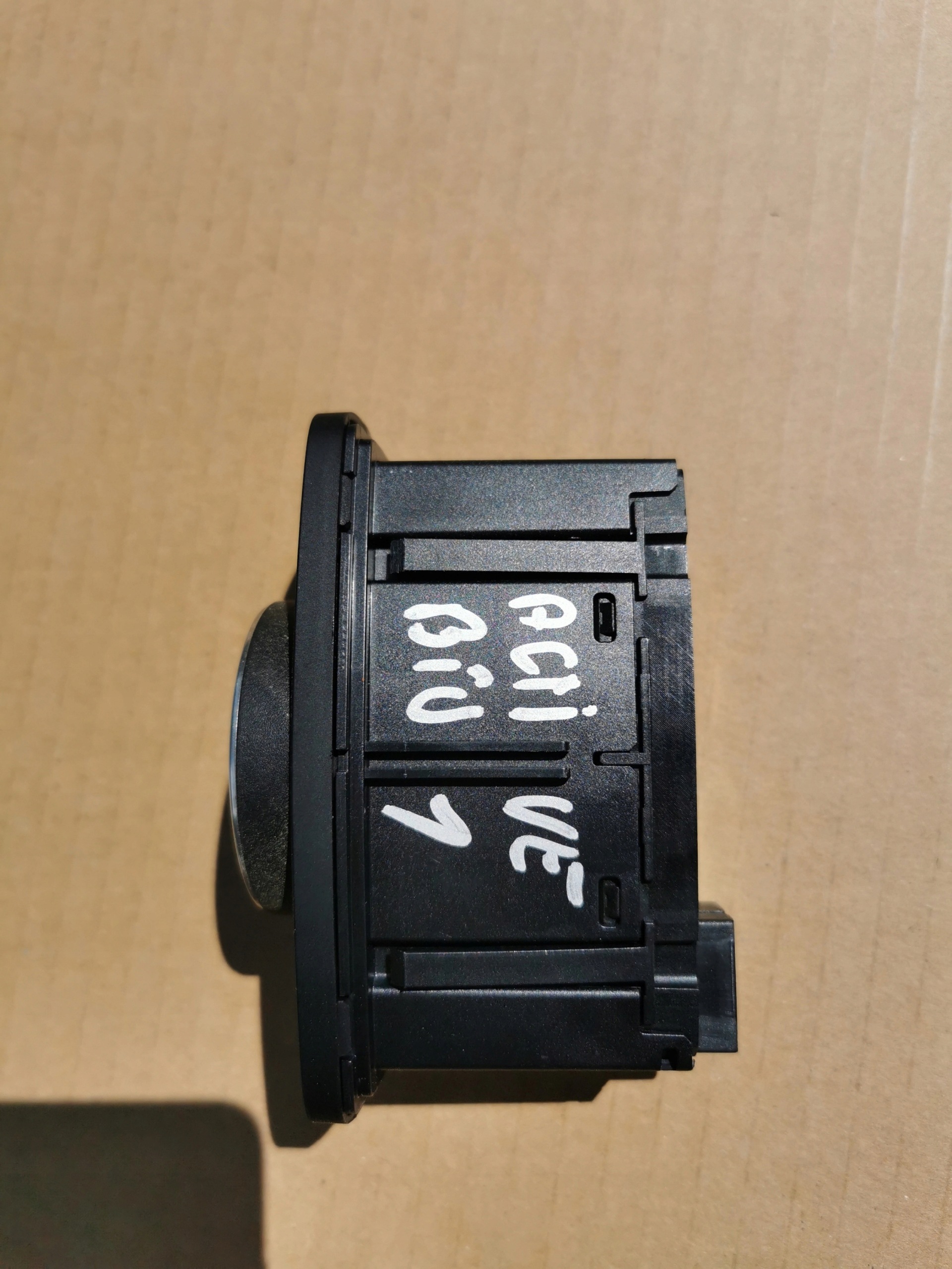 Panel light switch FORD FIESTA MK8 8 xxxx-13d061-xx