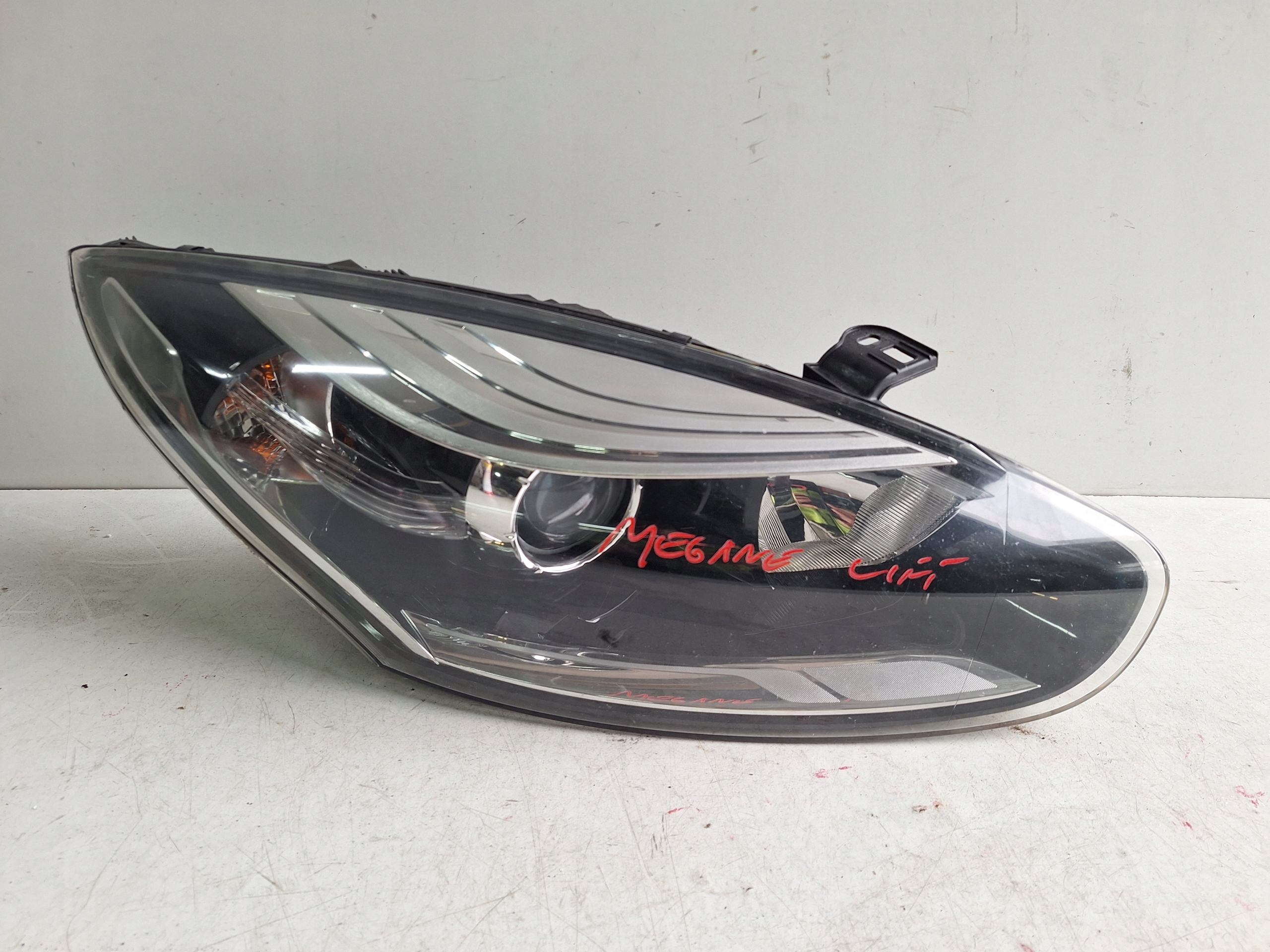 RENAULT MEGANE III LIFT 14-16 light right UK