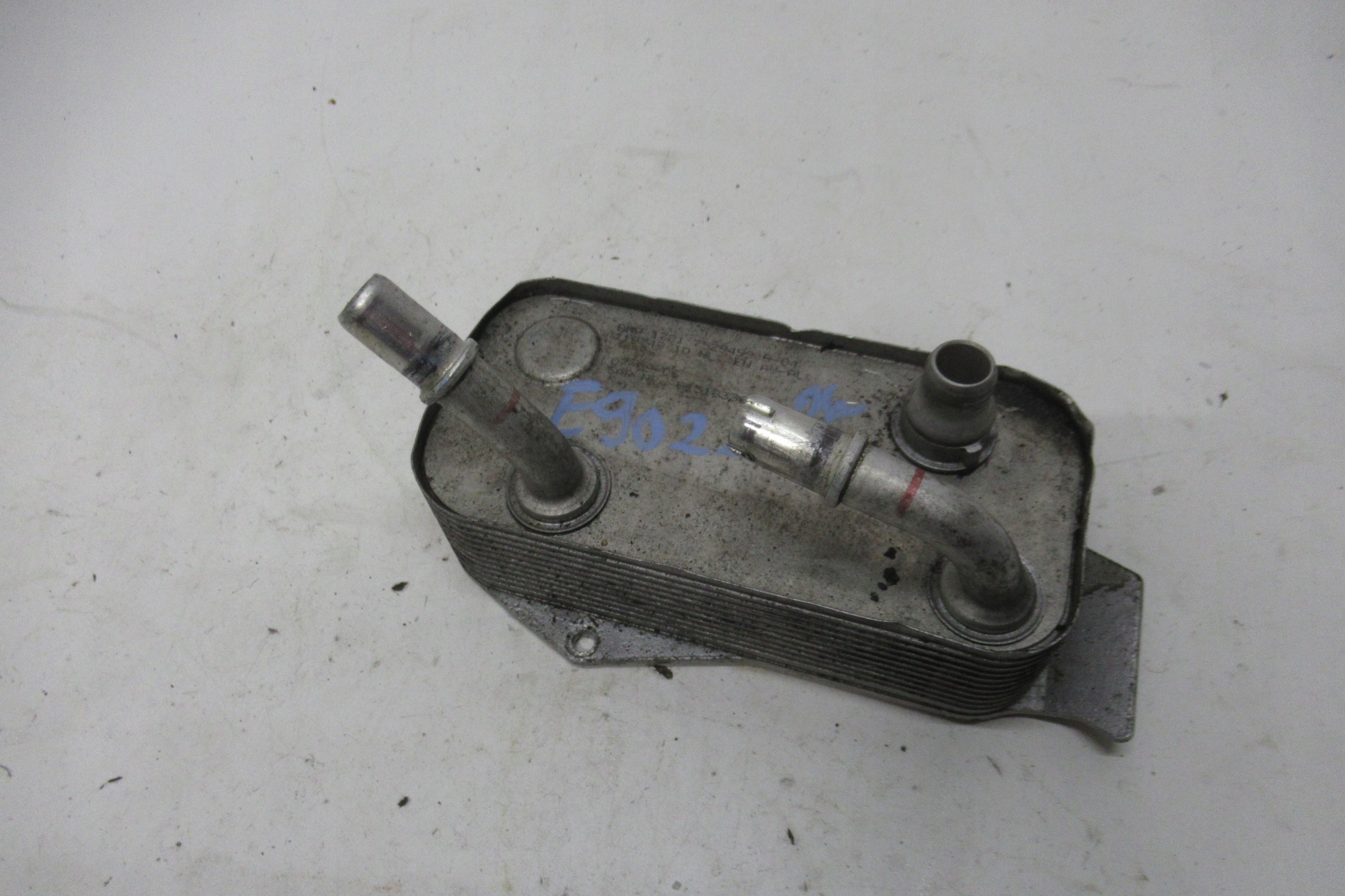 BMW E90 2.0i oil cooler 7529499