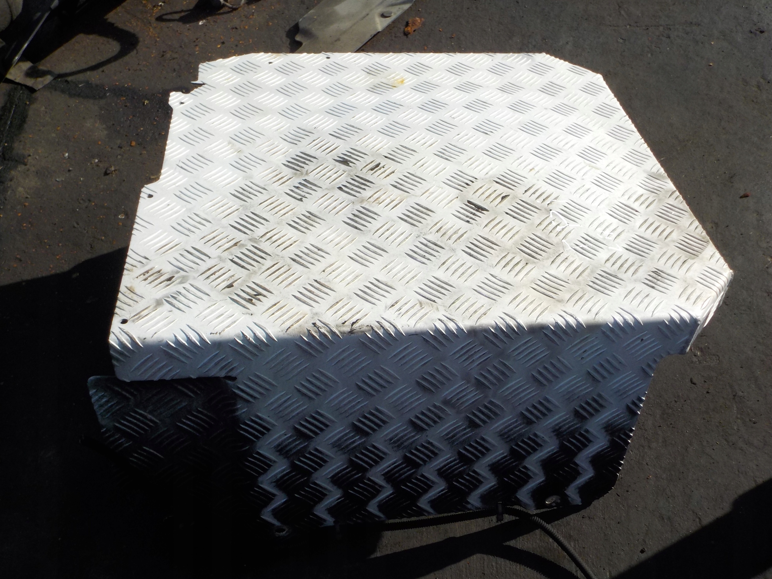 2560512 - SCANIA R ГЛУШНИК КРИШКА