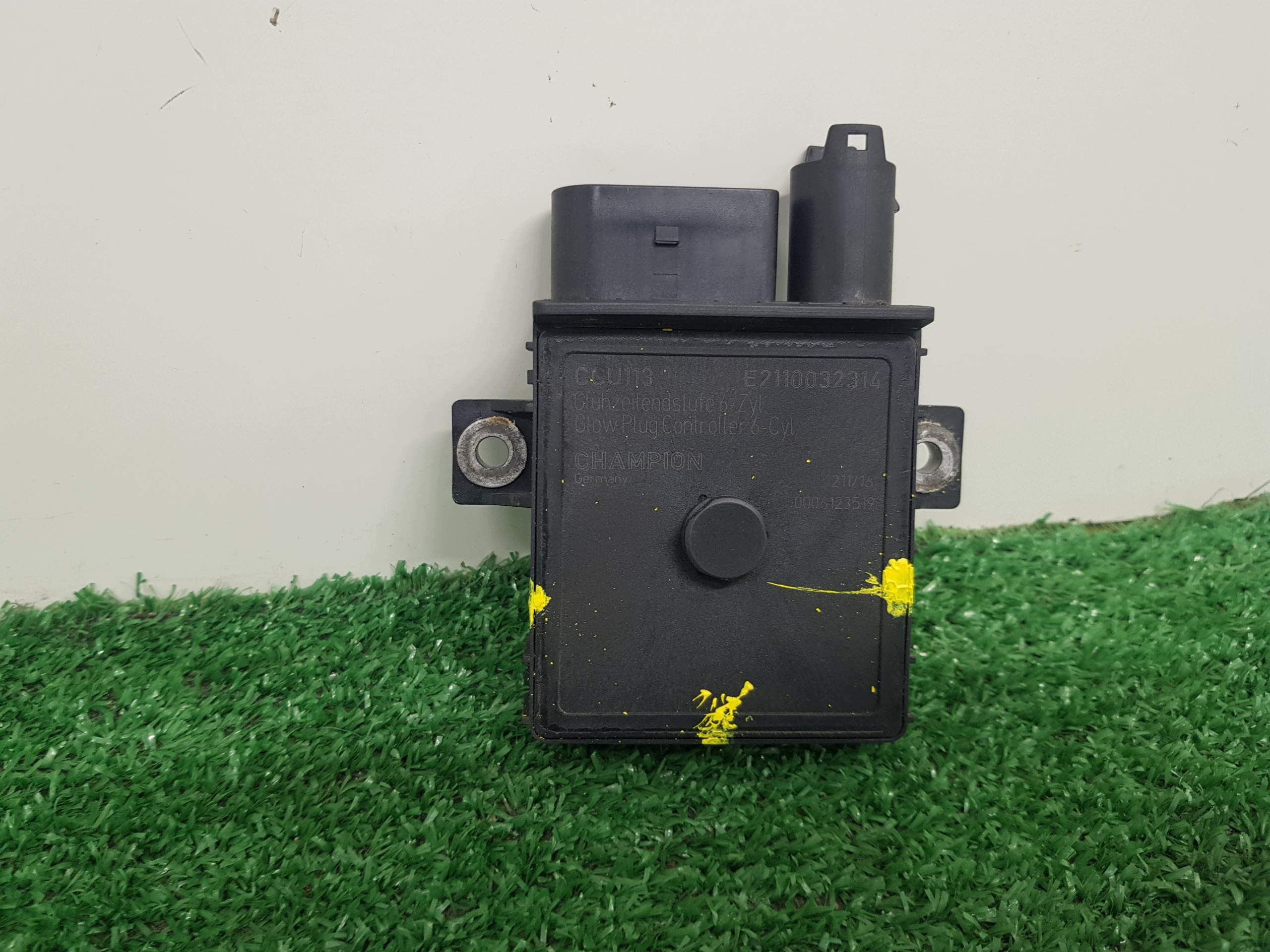 relay plugs ZAROWYCH MERCEDES-BENZ E-KLASA W211 CCU113 E2110032314