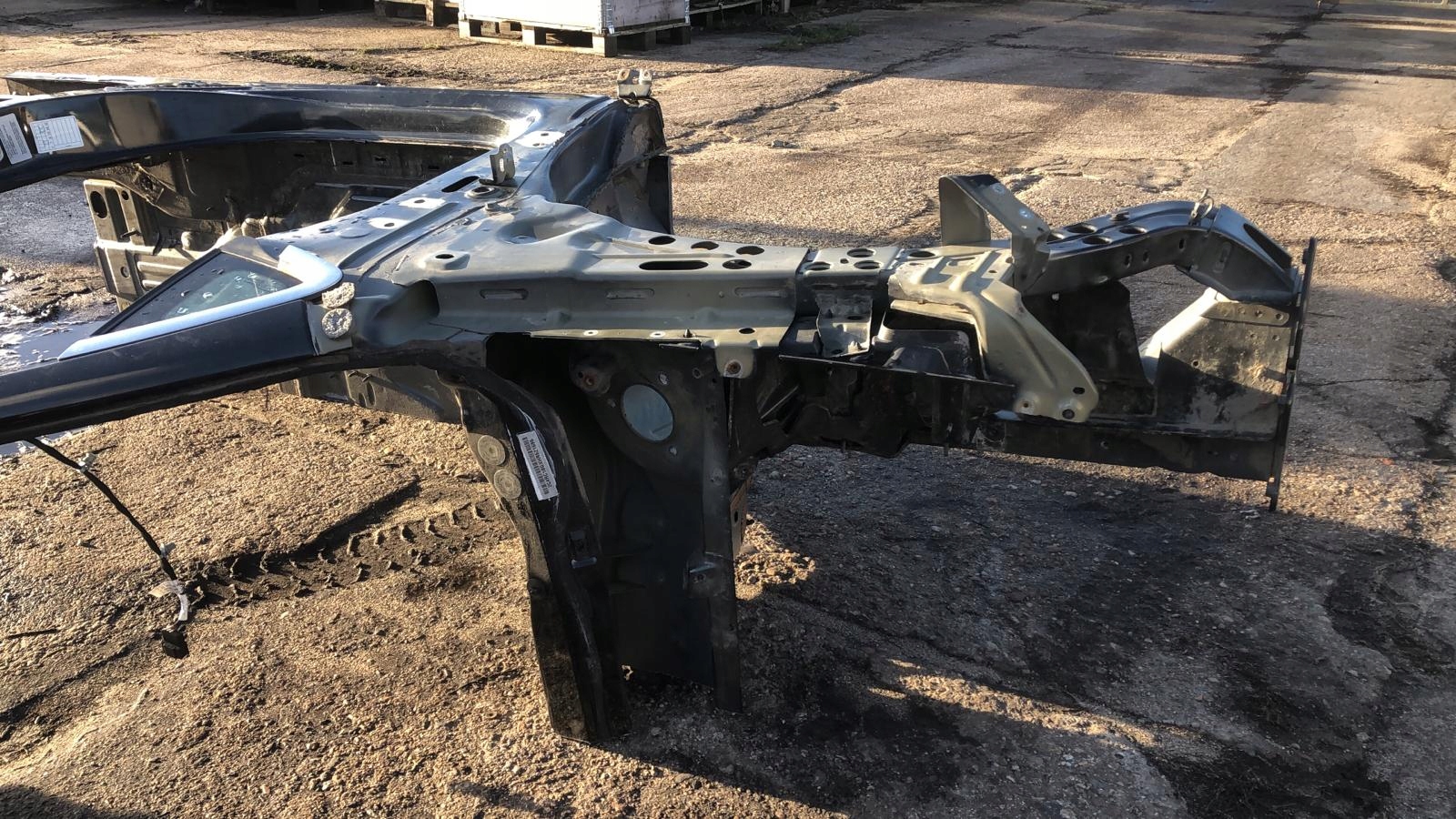 четверть передняя левый CHRYSLER PACIFICA 2016-