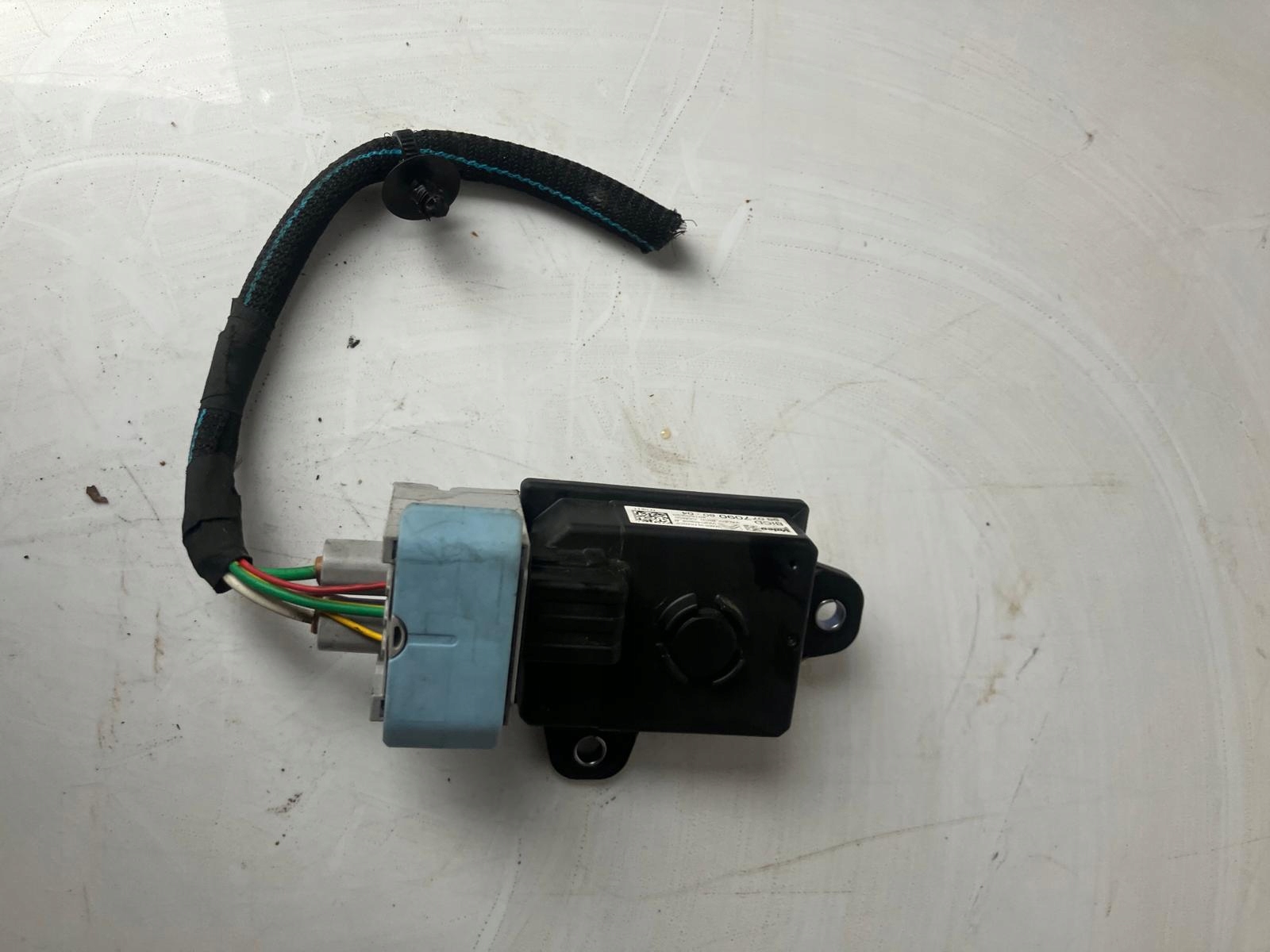 Module Unité de contrôle START STOP Prise C4 B7 II 308 T9 9807709080