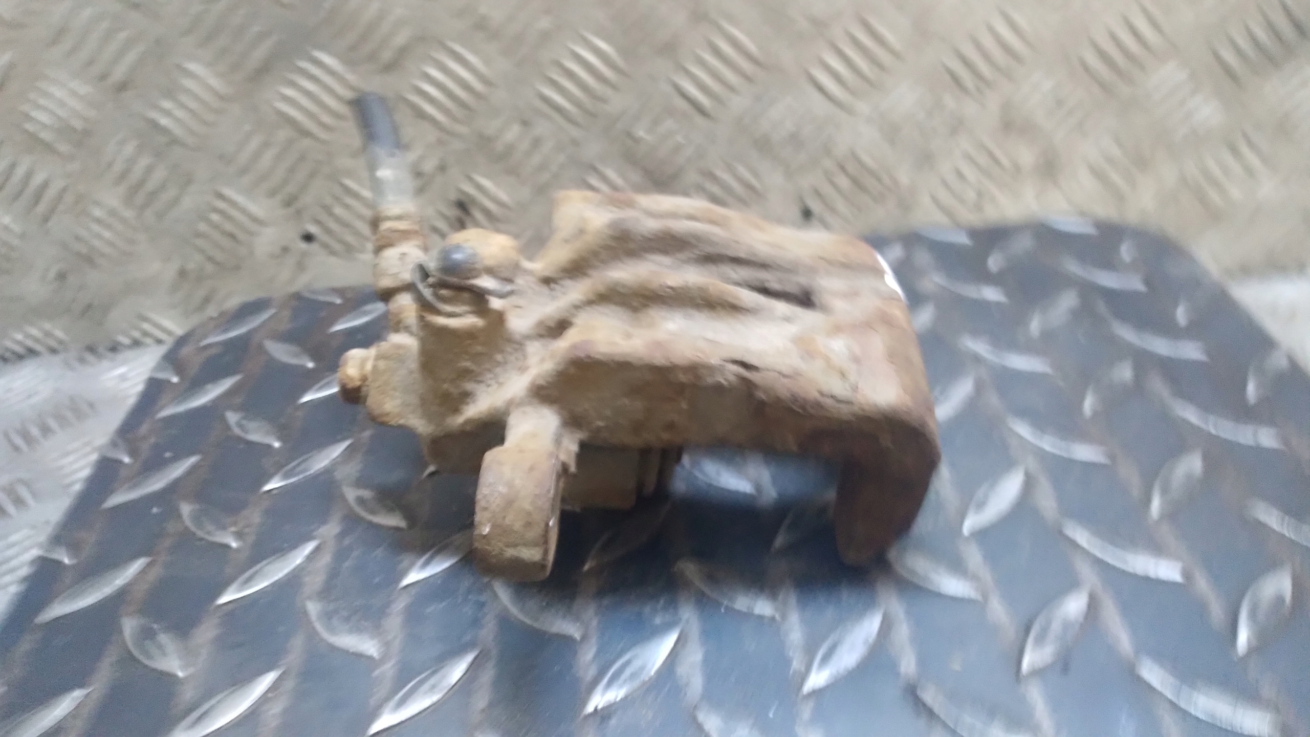 caliper brake left rear part rear KIA CEED