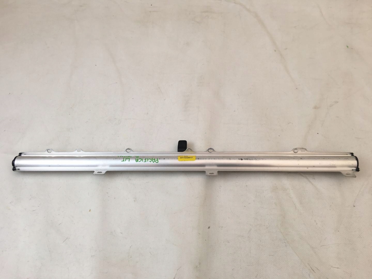 Chrysler Pacifica 17-Задняя Левая Дверная Шторка