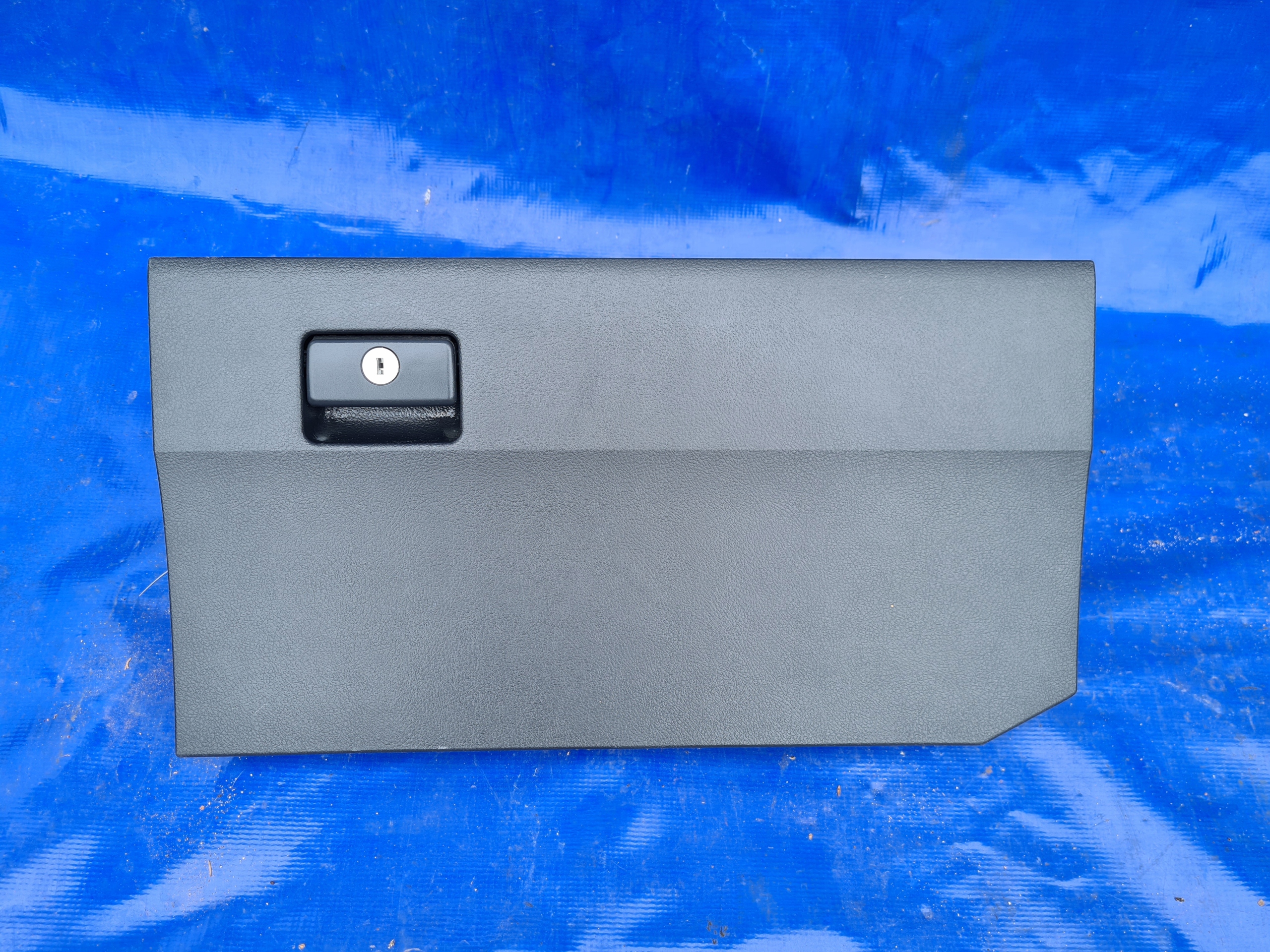 Toyota VERSO 09-18 коробка для зберігання