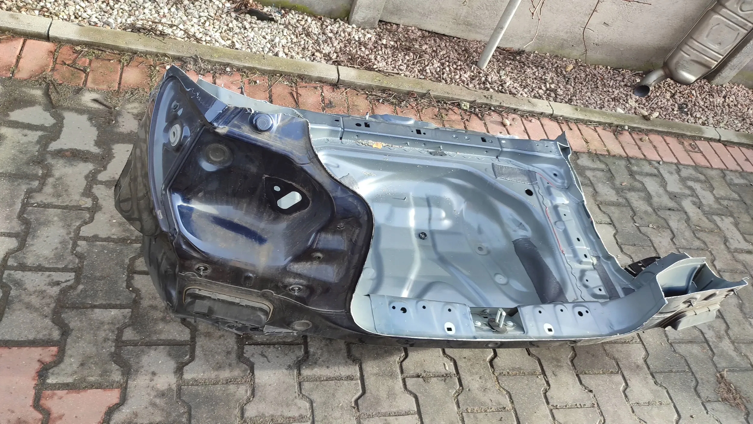 Mercedes-Benz A W176 2017 Pas tył wanna