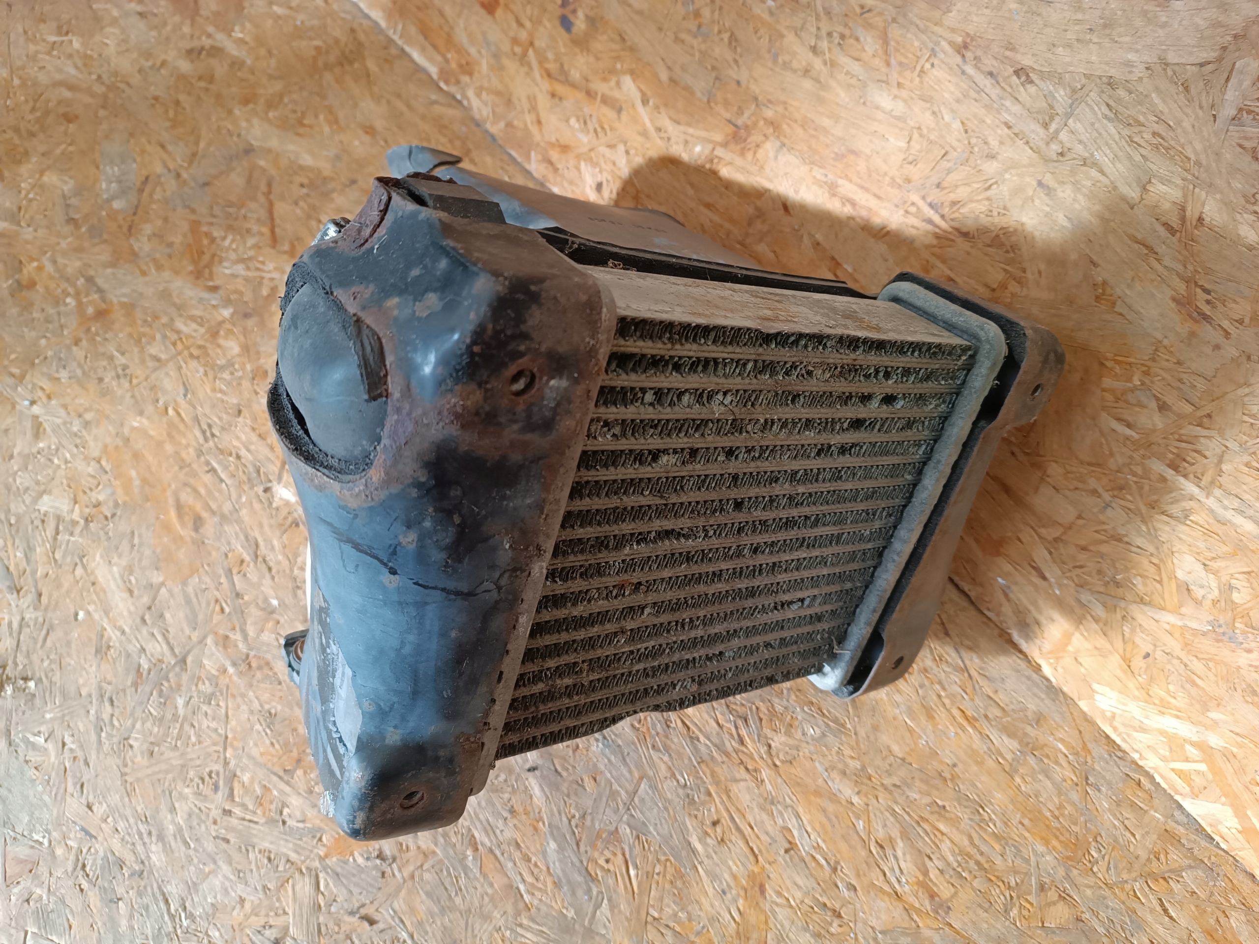 INTERCOOLER CHŁODNICA NISSAN 200SX 1.8 TURBO 62684-35F00 18x21cm Typ samochodu Samochody osobowe