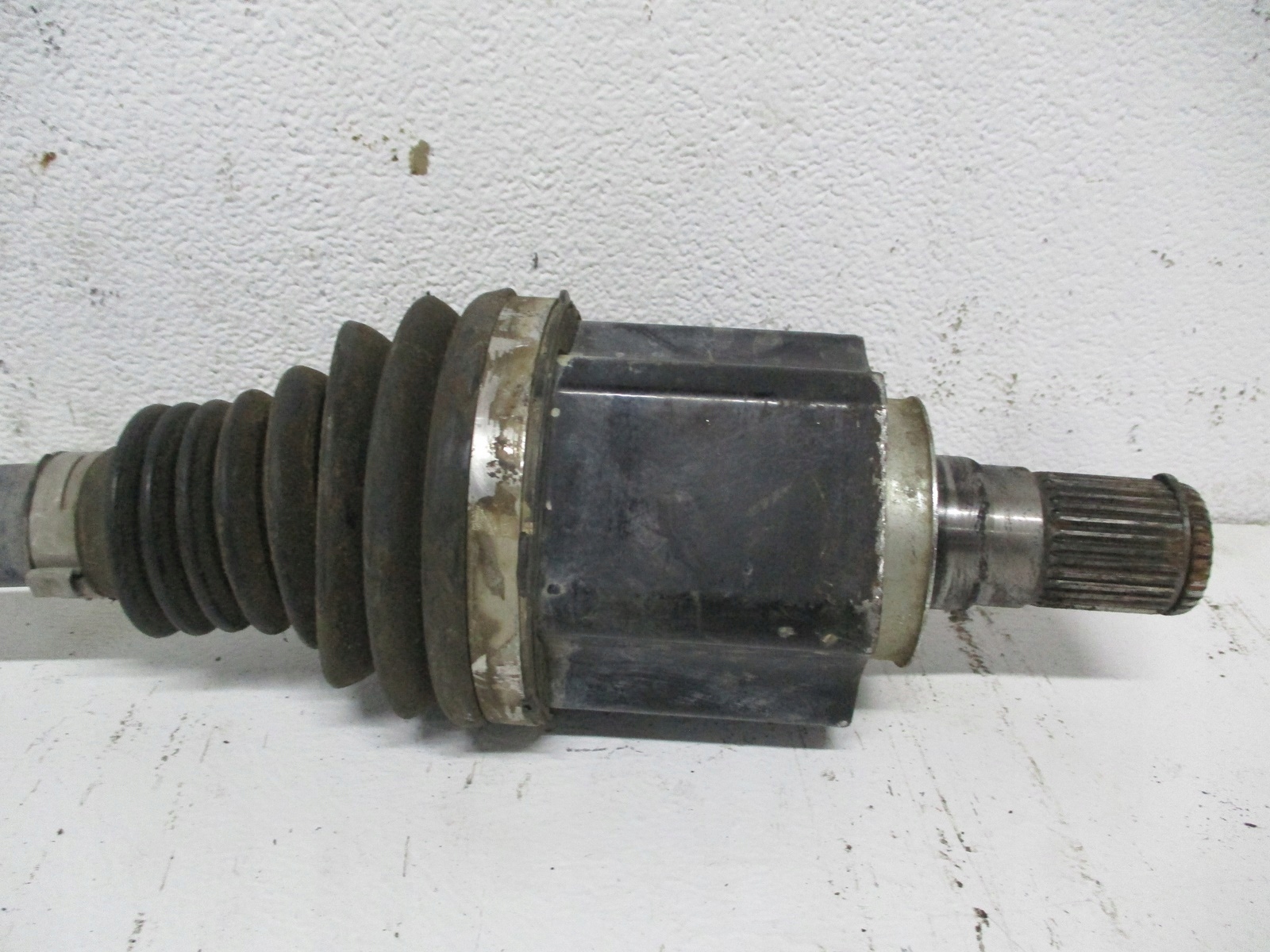 semi-axis left front RANGE ROVER EVOQUE II 2,0D EJ32-3B437-CC