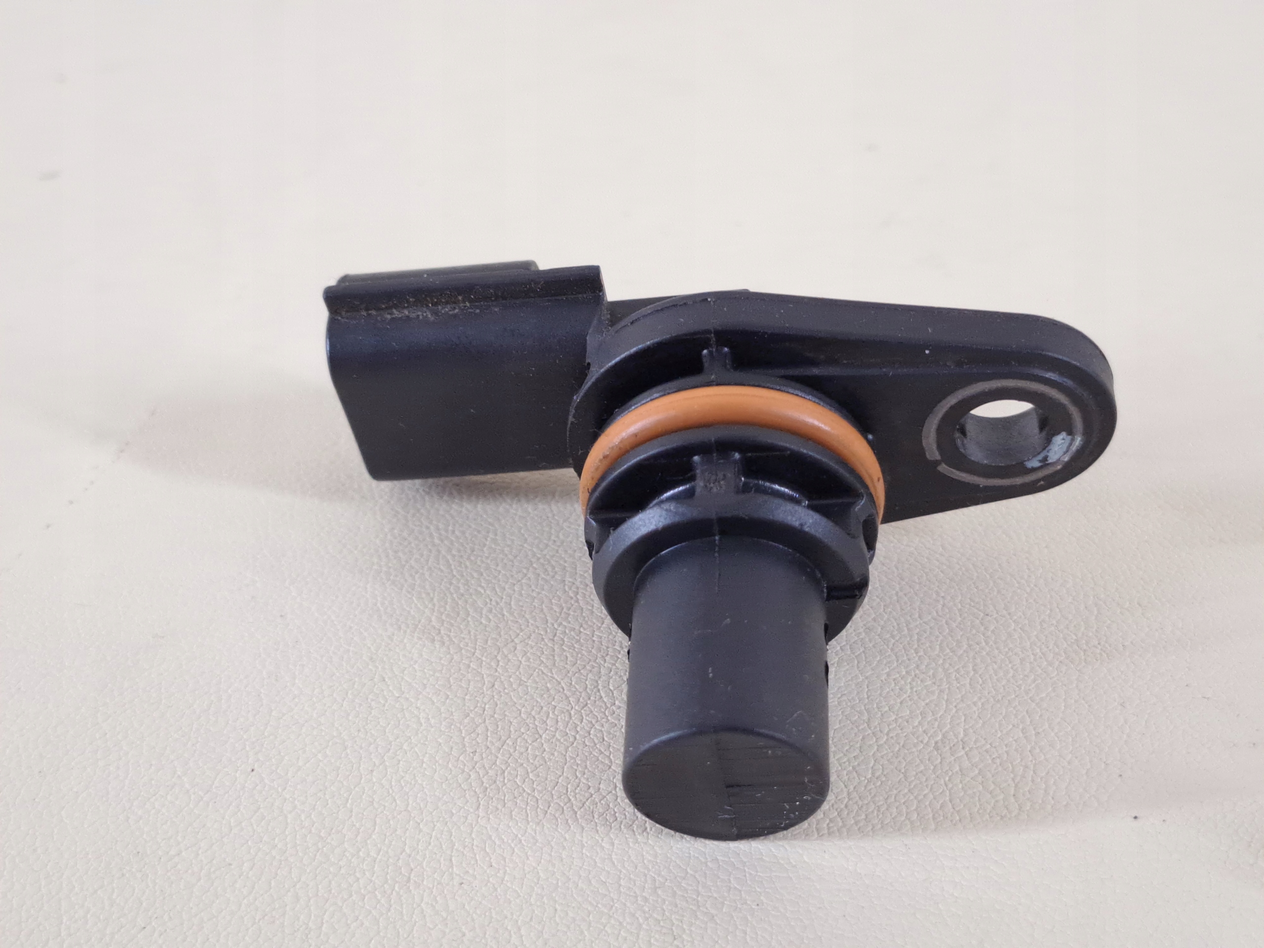 camshaft position sensor of the gear 1.0 TCe H4D DACIA LOGAN III SANDERO 21r