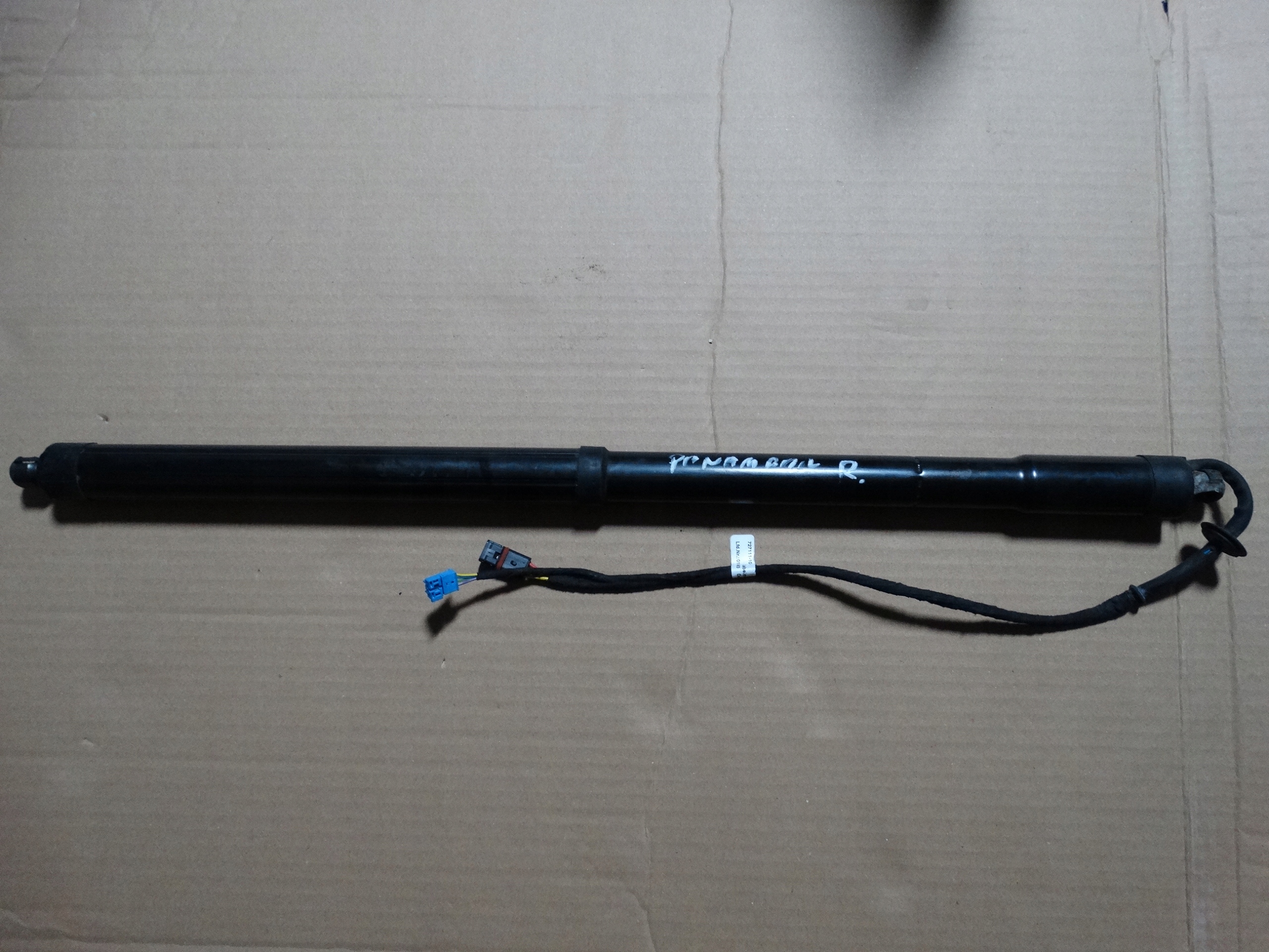 IDEALNY damper bonnet PORSCHE PANAMERA 970 1