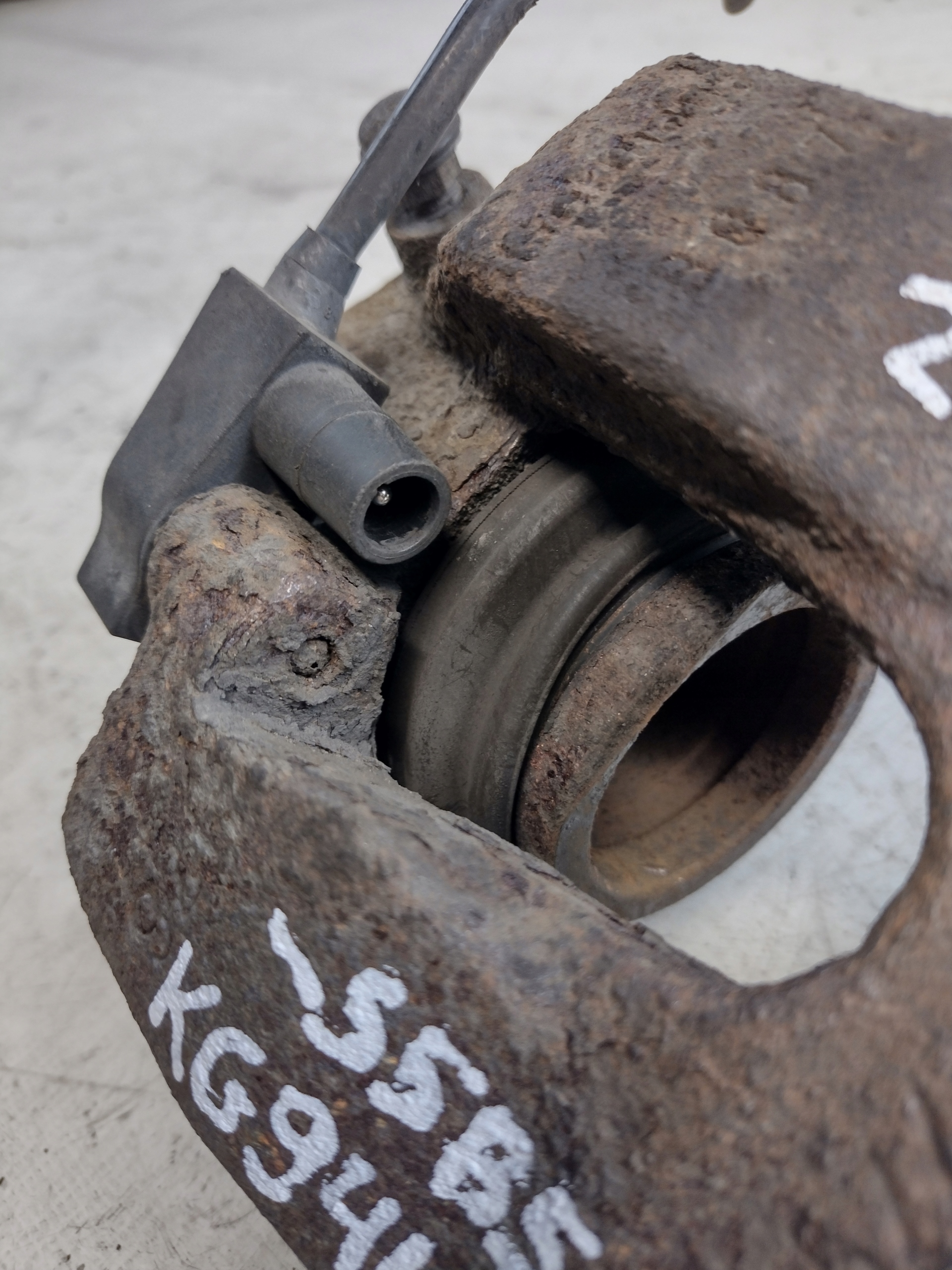 caliper brake left front Mercedes W210 2,0 compressor; 163KM