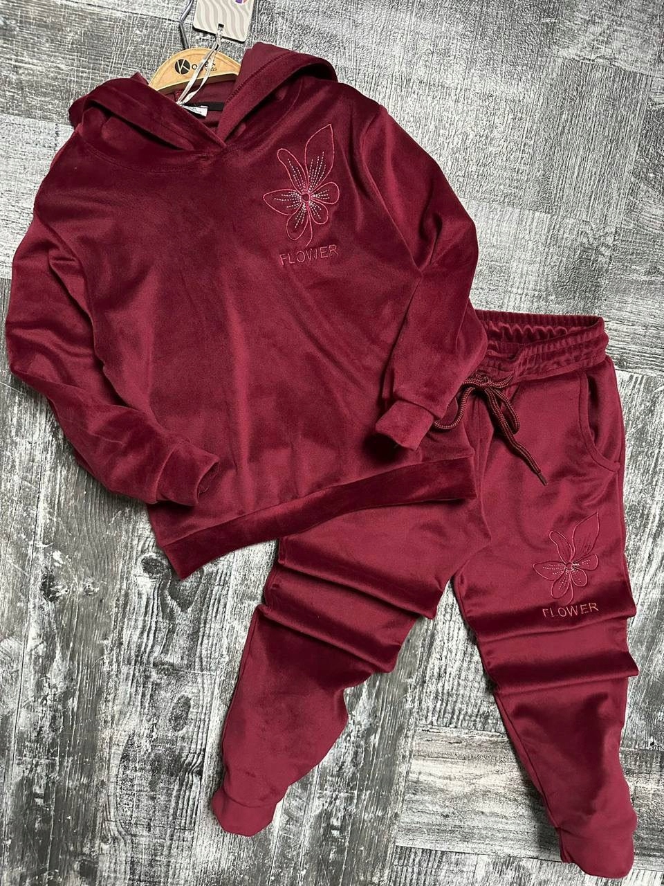 Dres Komplet dla dziewczynki welur bluza spodnie rozmiar 122 (6-7 lat)
