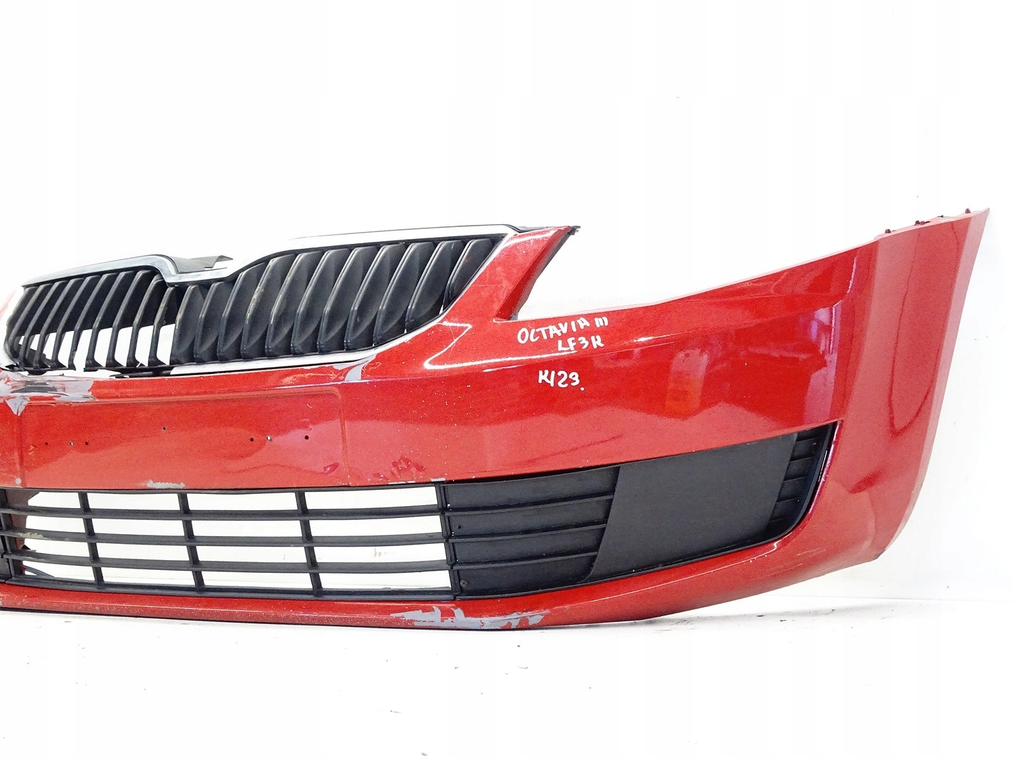 bumper front front grille SKODA OCTAVIA III LF3K