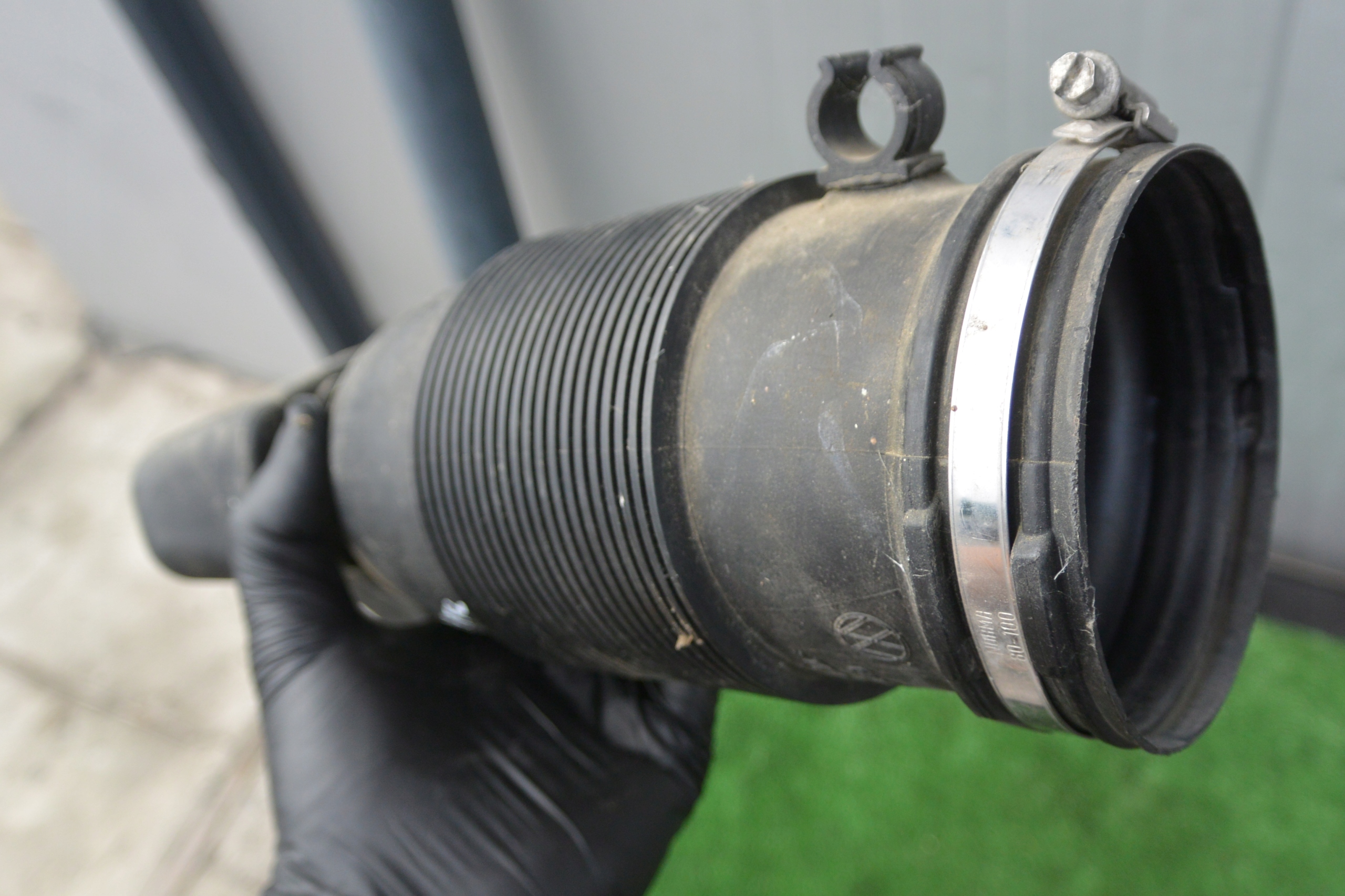 pipe intake air hose AUDI Q7 4L 3.0 TFSI