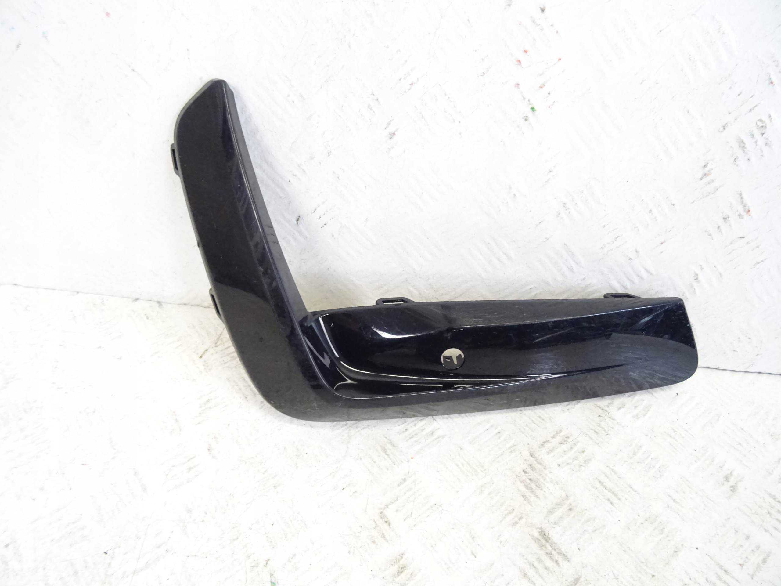 grid of a bumper cap left front BMW 5 G30 G31 m-packet 15067010