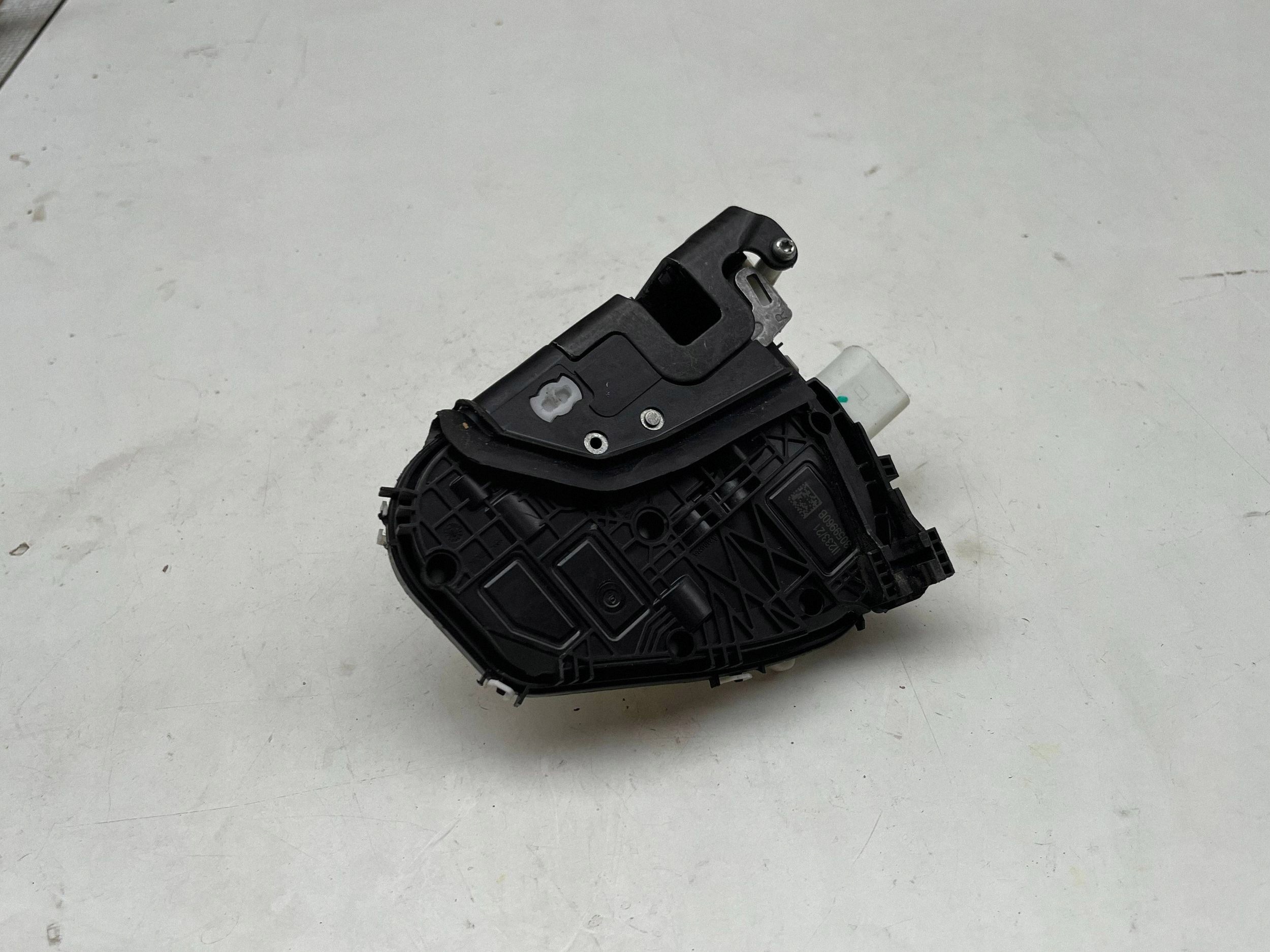 AUDI A6 C7 lock door right rear part 4G0839016J @M