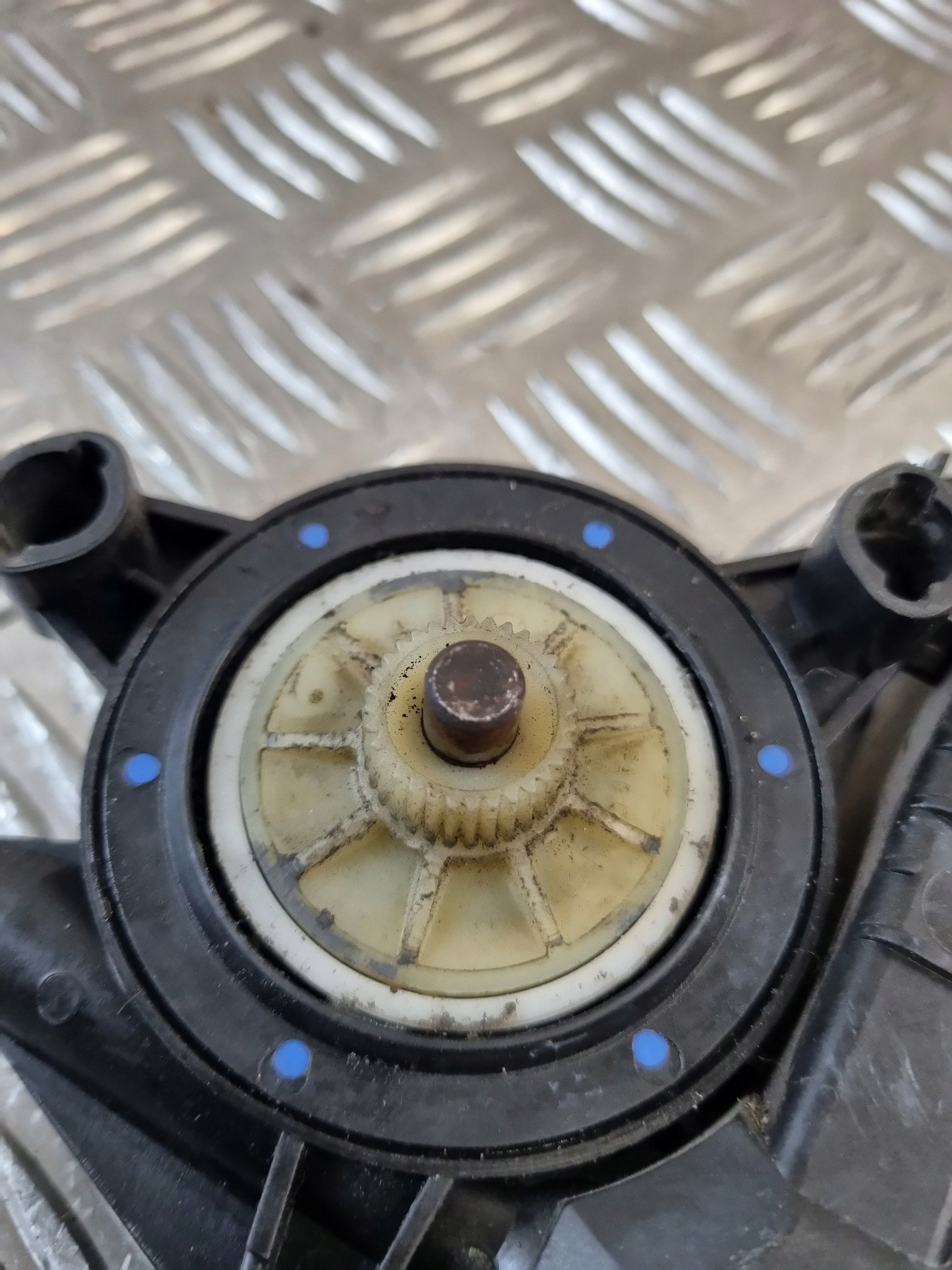 motor fenster links vorne SKODA FABIA und