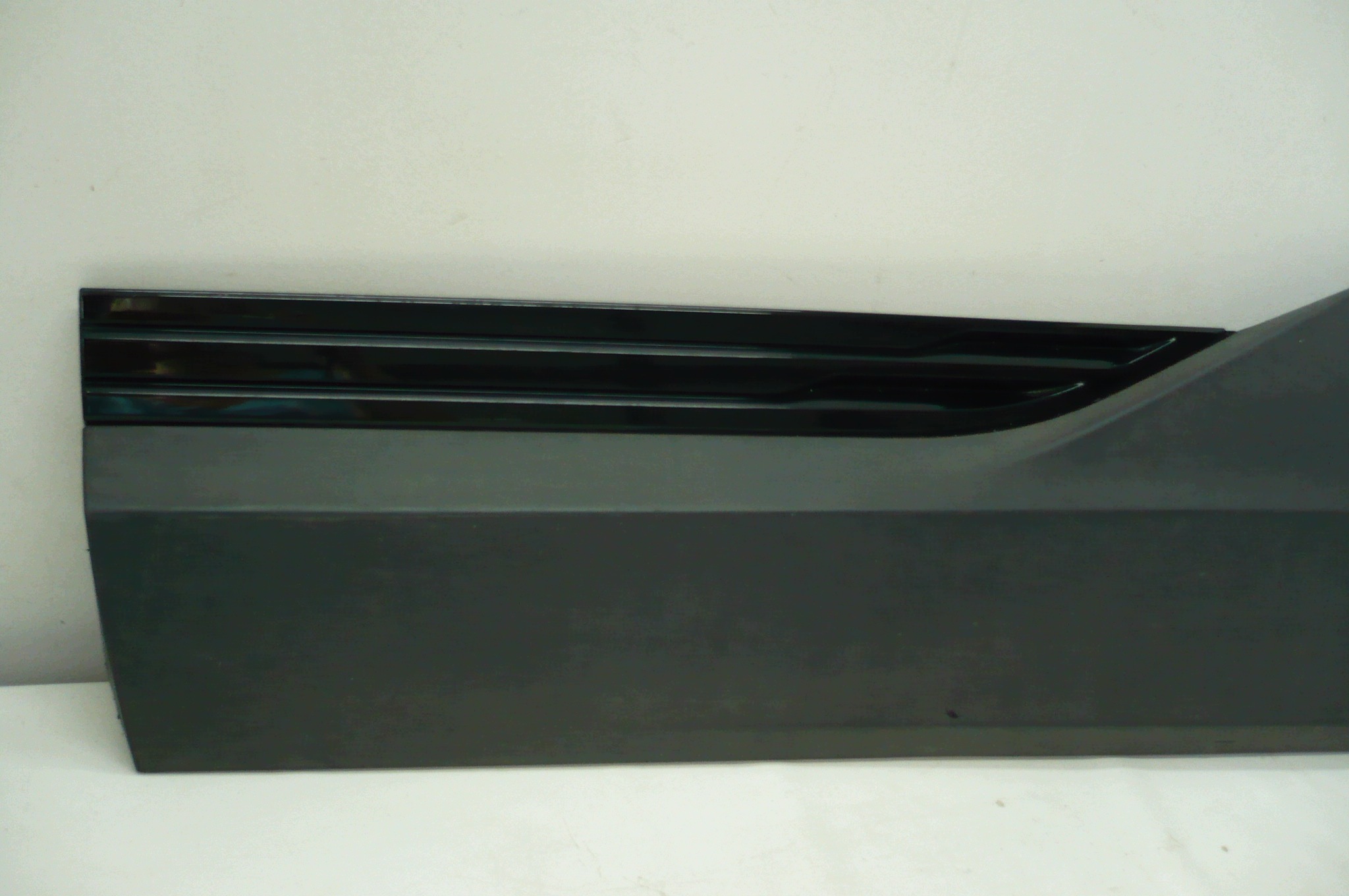 AUDI E-TRON E TRON 2018- moulding door left rear part