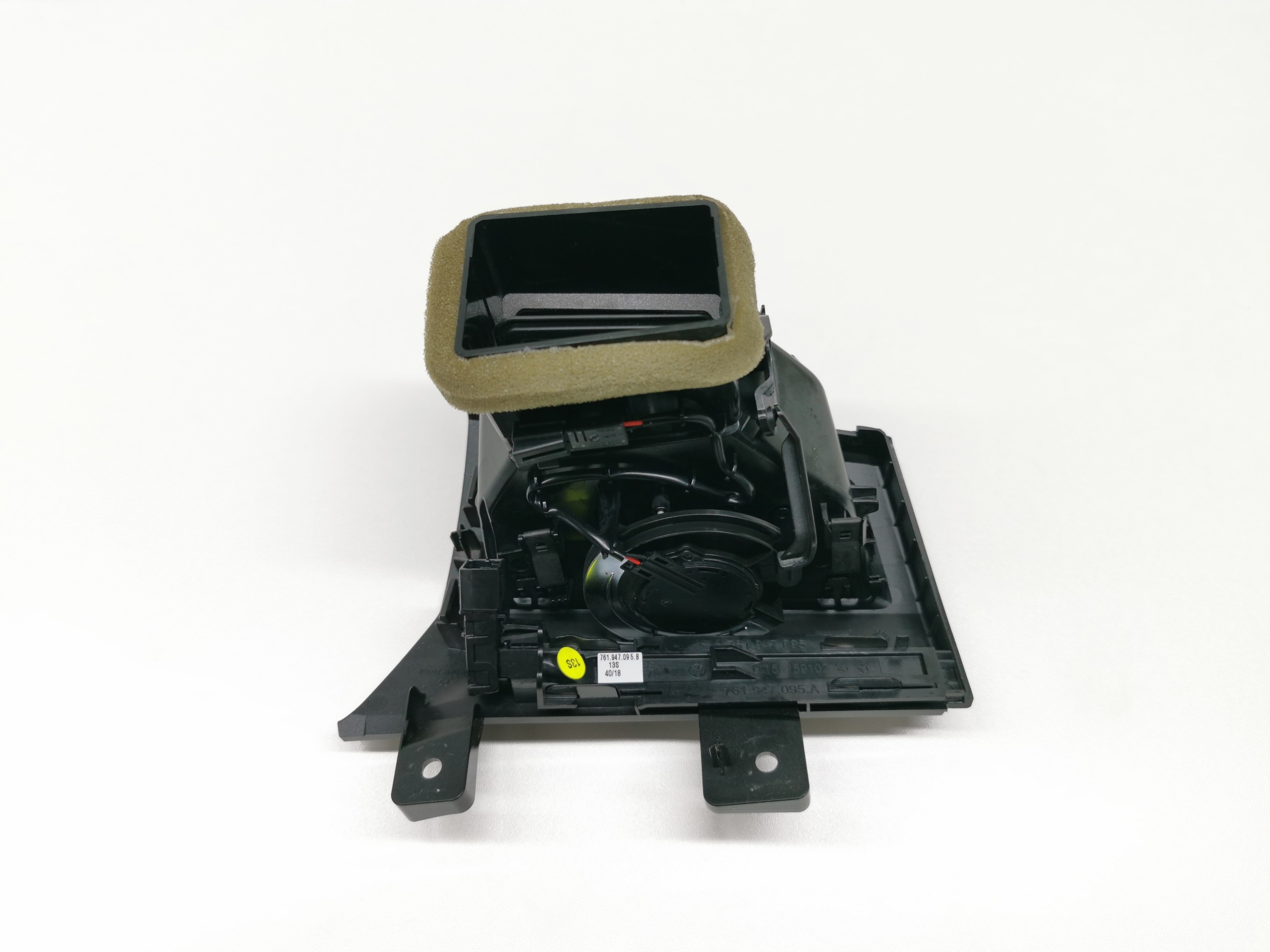 grid air conditioning devices left VW TOUAREG III 760 761858415