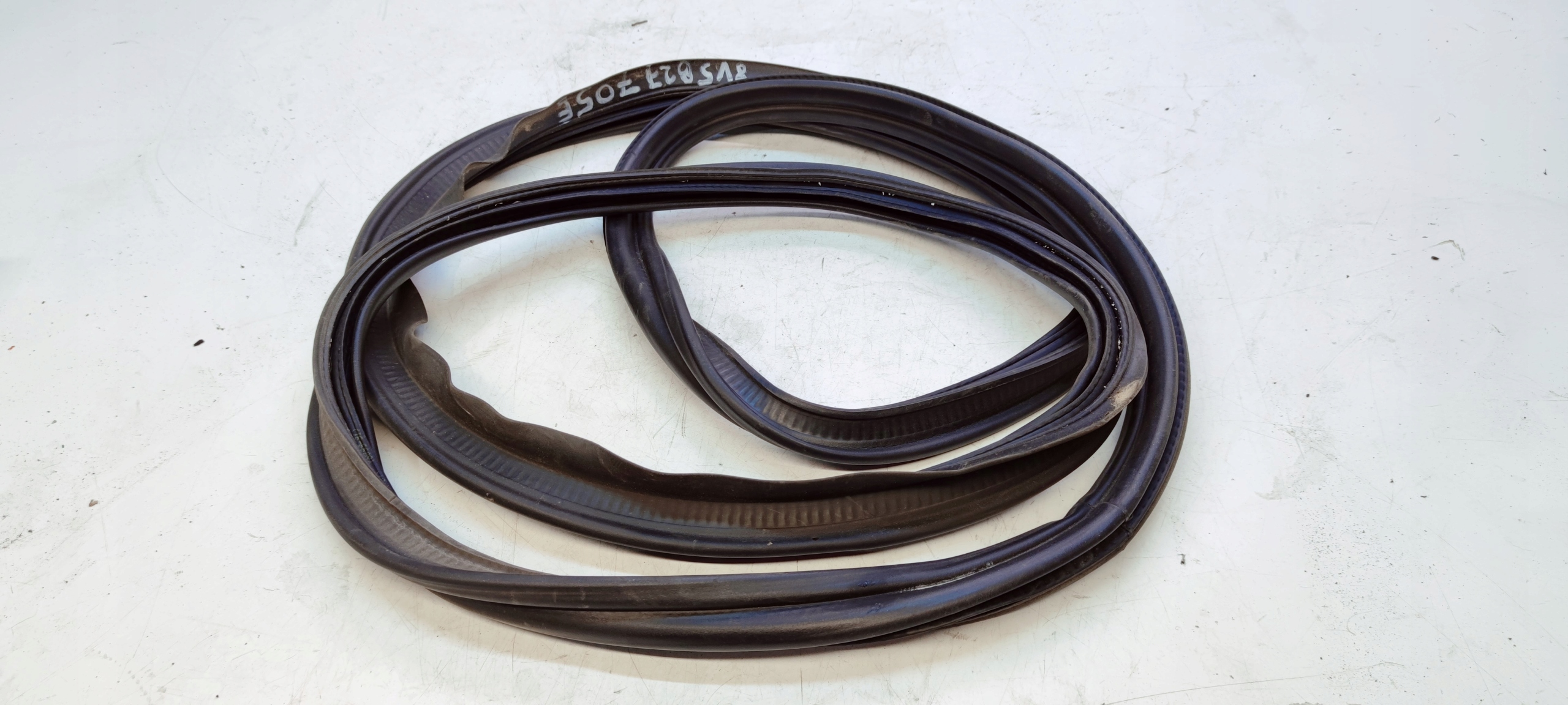 gasket bonnet boot AUDI A3 8V sedan 8V5827705E