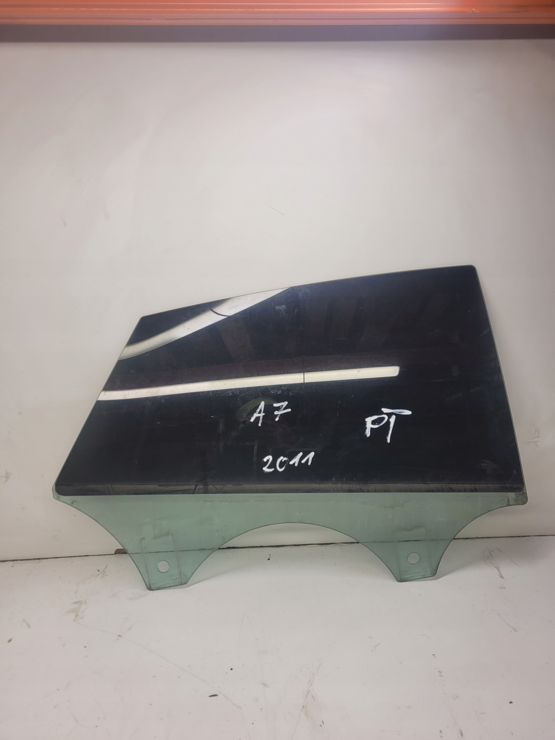 window side door right rear part AUDI A7 2011R