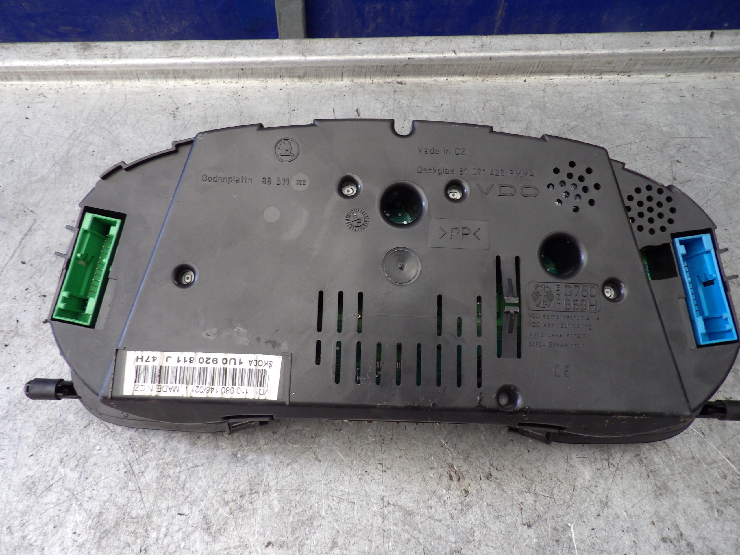 SKODA OCTAVIA and LIFT dials 1U0920811J