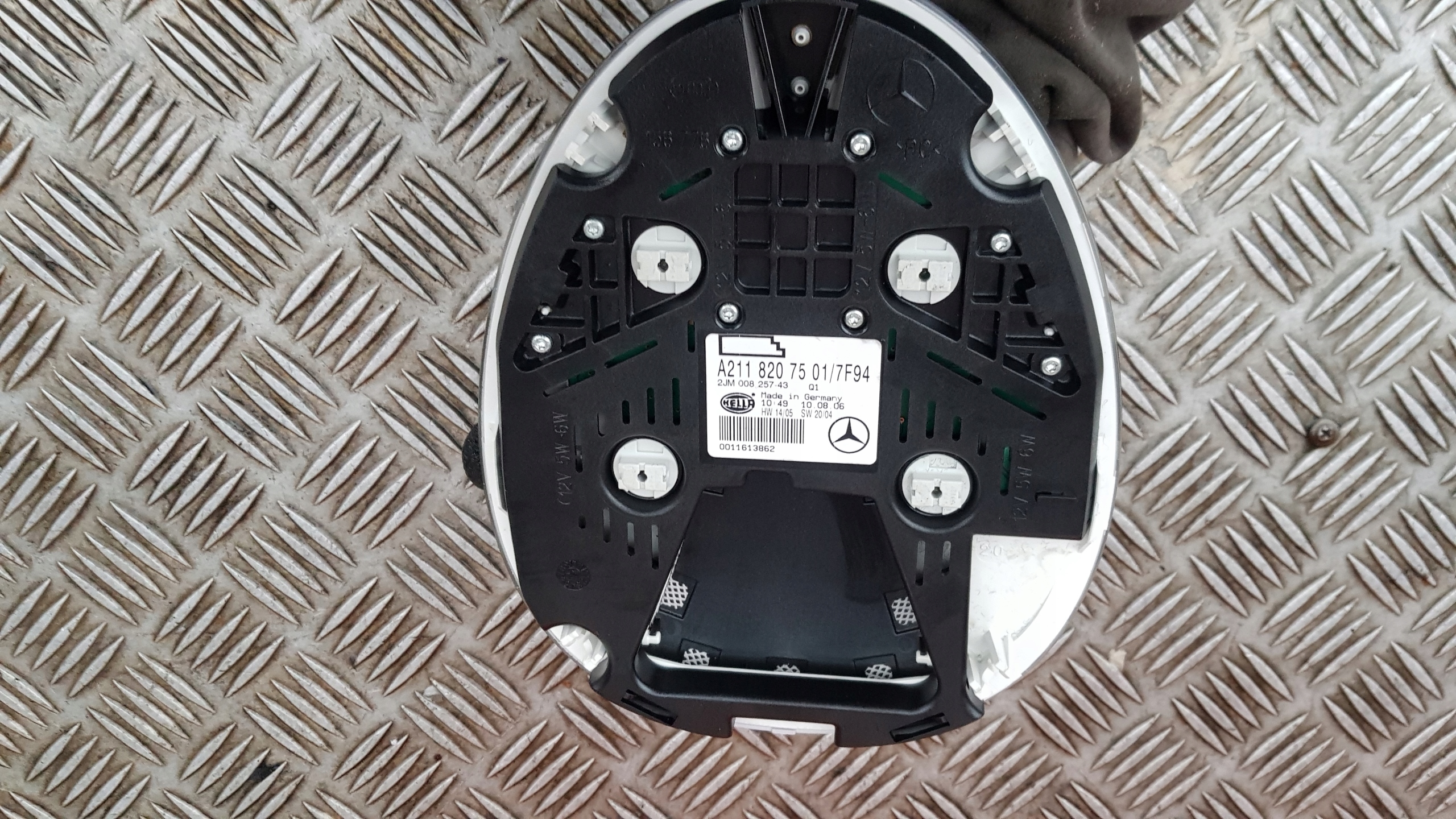 MERCEDES W211 OSWIETLENIE cabs light A2118207501