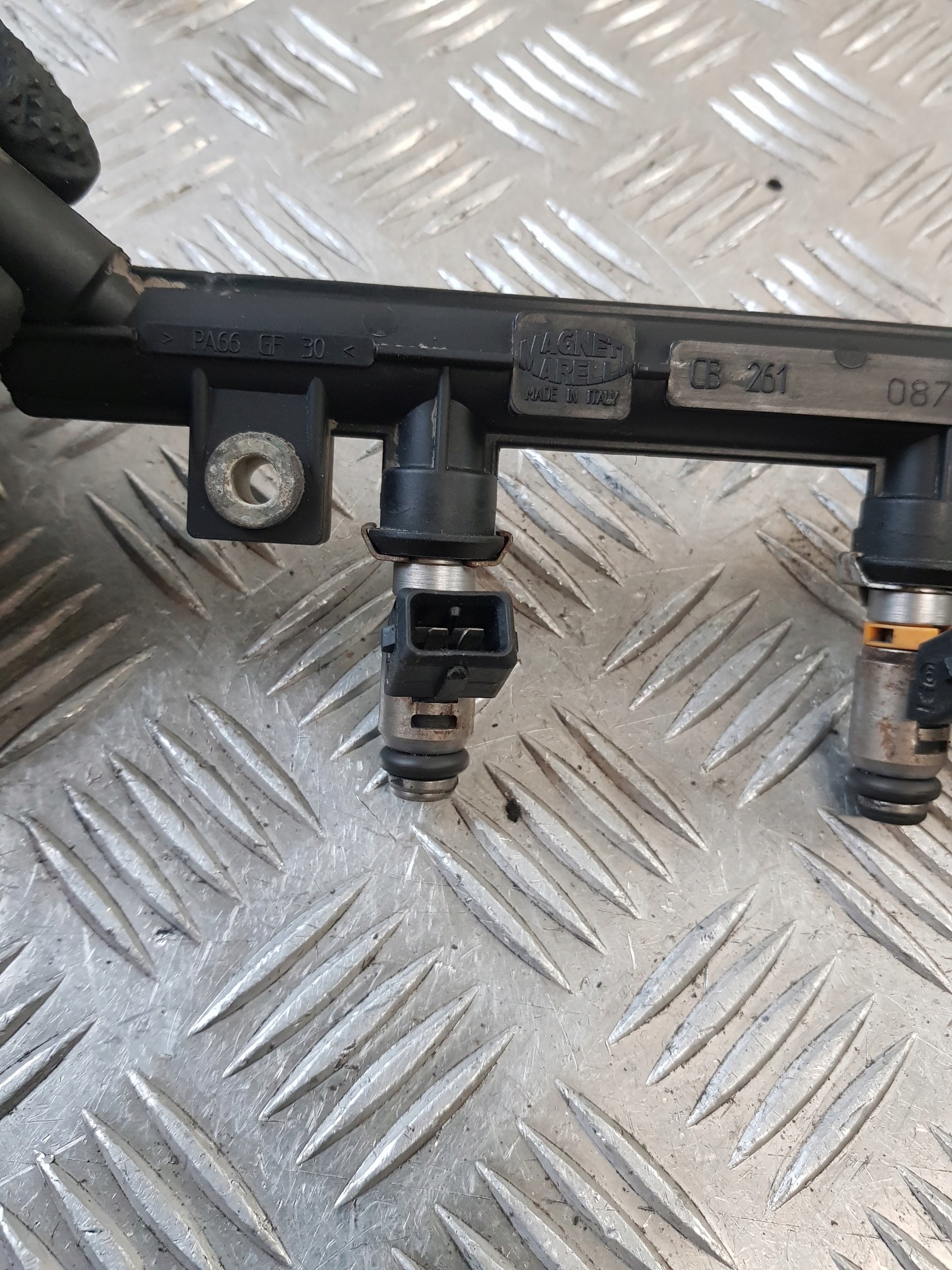 Rampe injection Injecteurs CB261 FIAT PUNTO 1.4B 08R