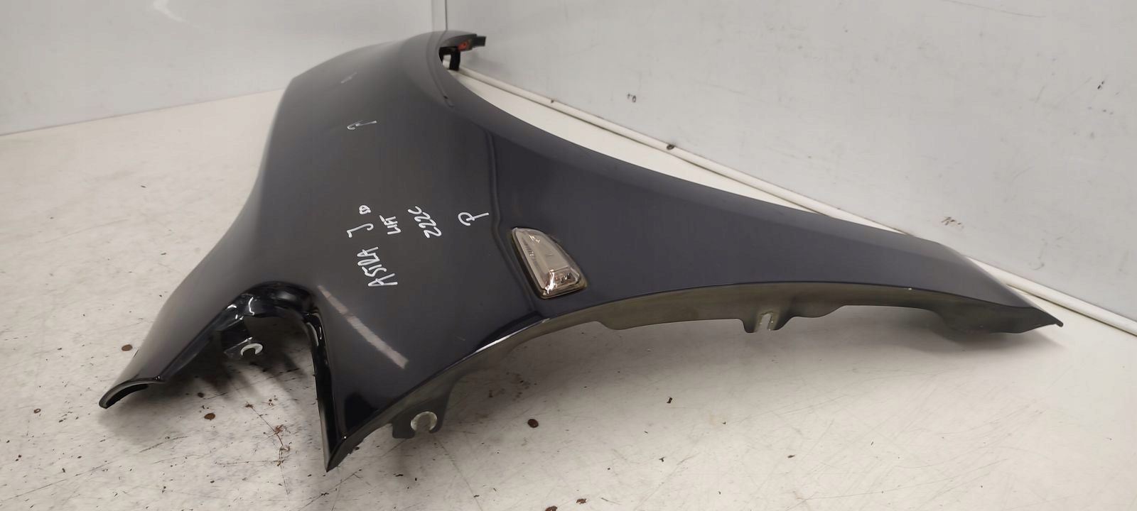 fender right front front Opel Astra J LIFT Z22C HB