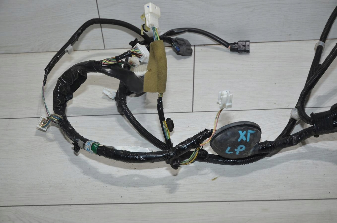 bundle door left front Nissan X-Trail t31