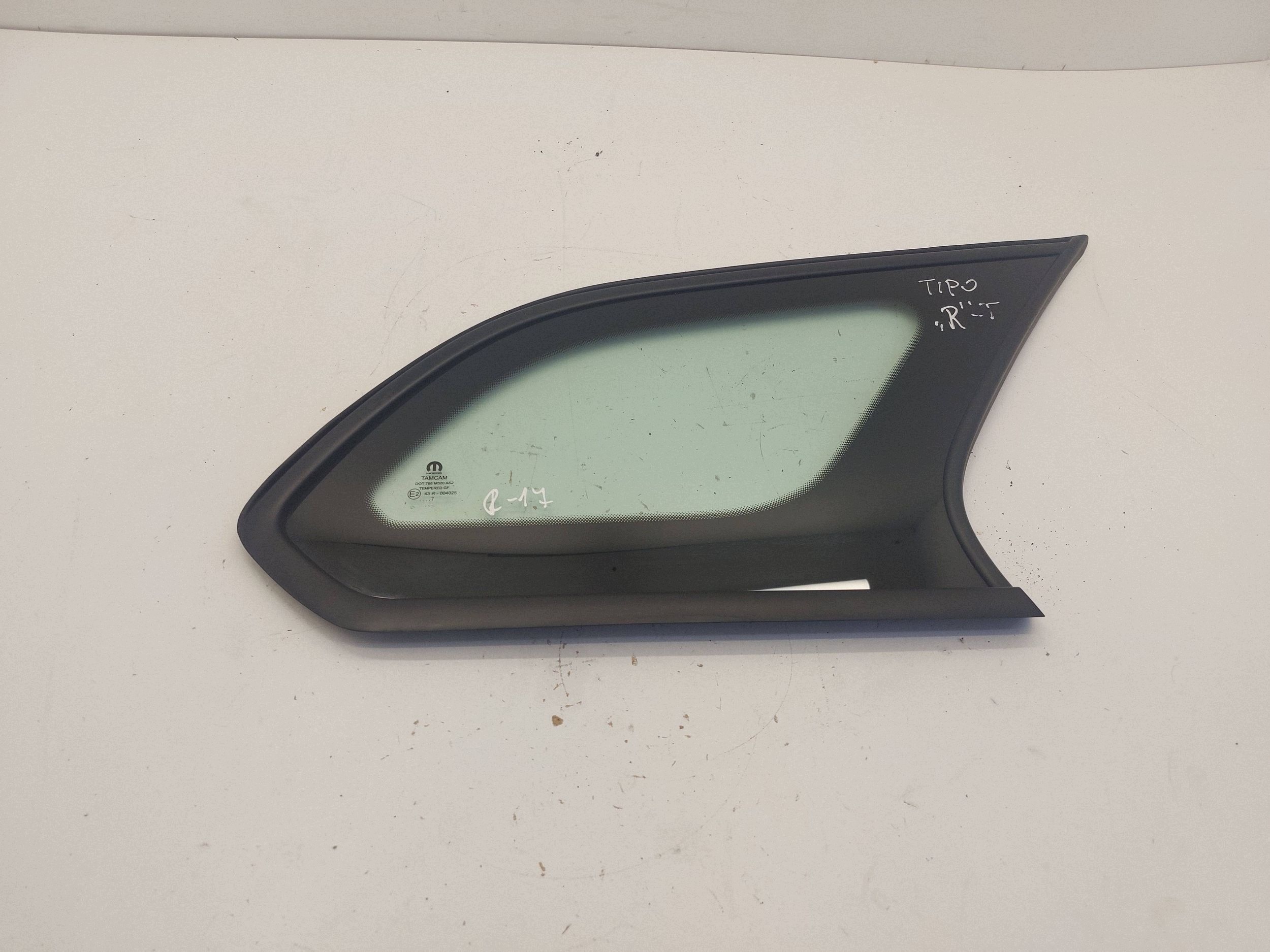 FIAT TIPO II 17r KOMBI window bodywork rear part right