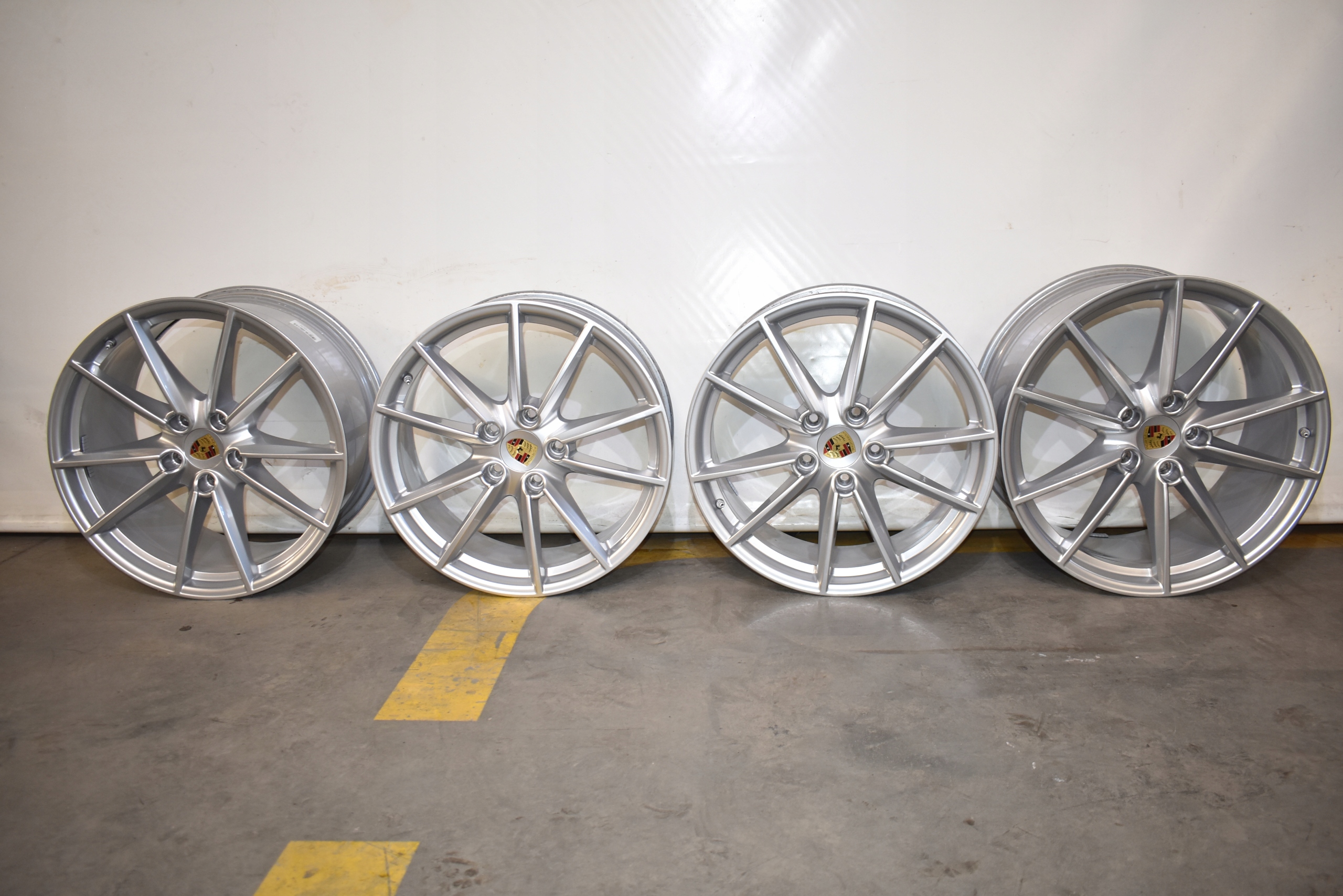 IDEALNE discs 20 21 PORSCHE 992 2023 R. 1