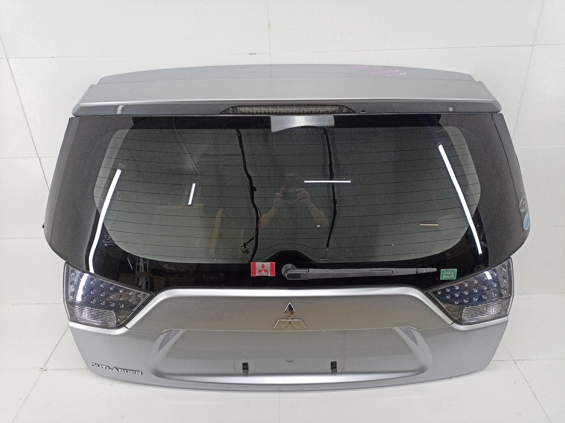 rear trunk door boot Mitsubishi Outlander 2 facelift 2010