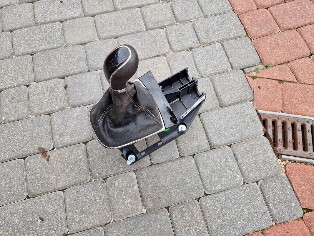 Ручка рычага переключения передач Opel Mokka X 25198577