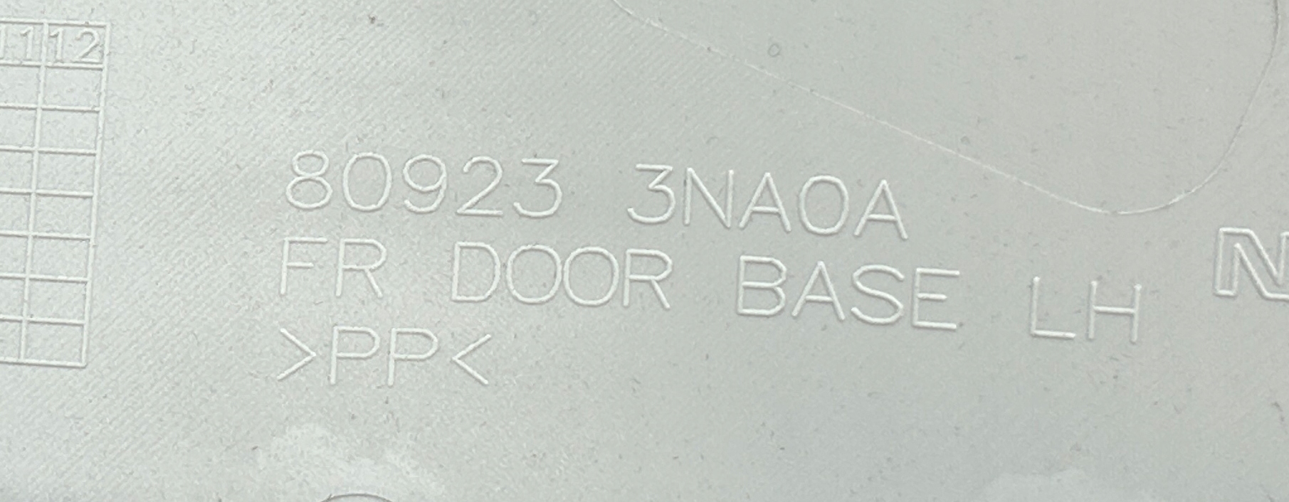 side door left front NISSAN LEAF and ZE0 10- 80923-3NA0A