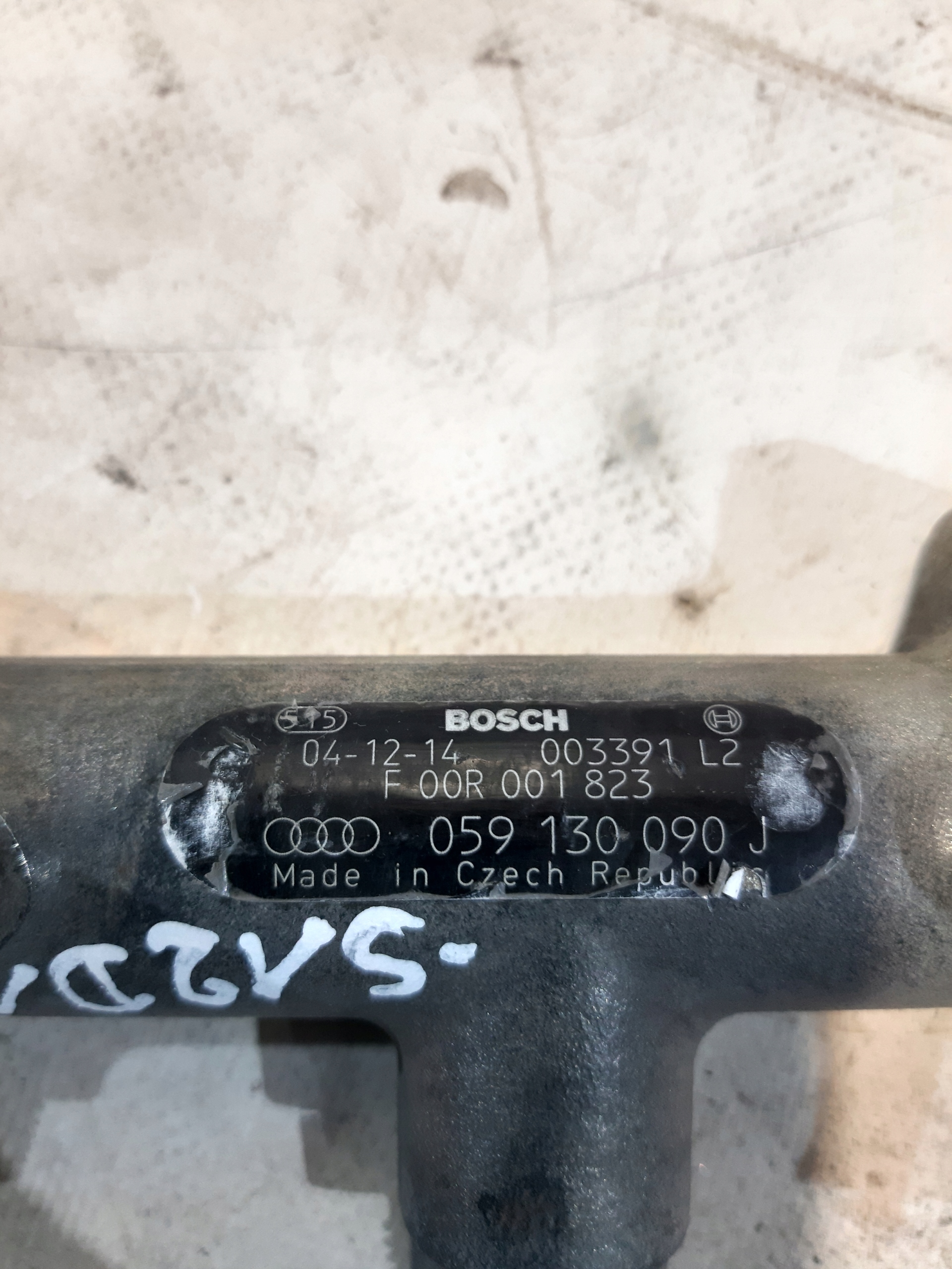 Rampe injection Carburant BOSCH Capteur AUDI A6 C6 3.0 TDI
