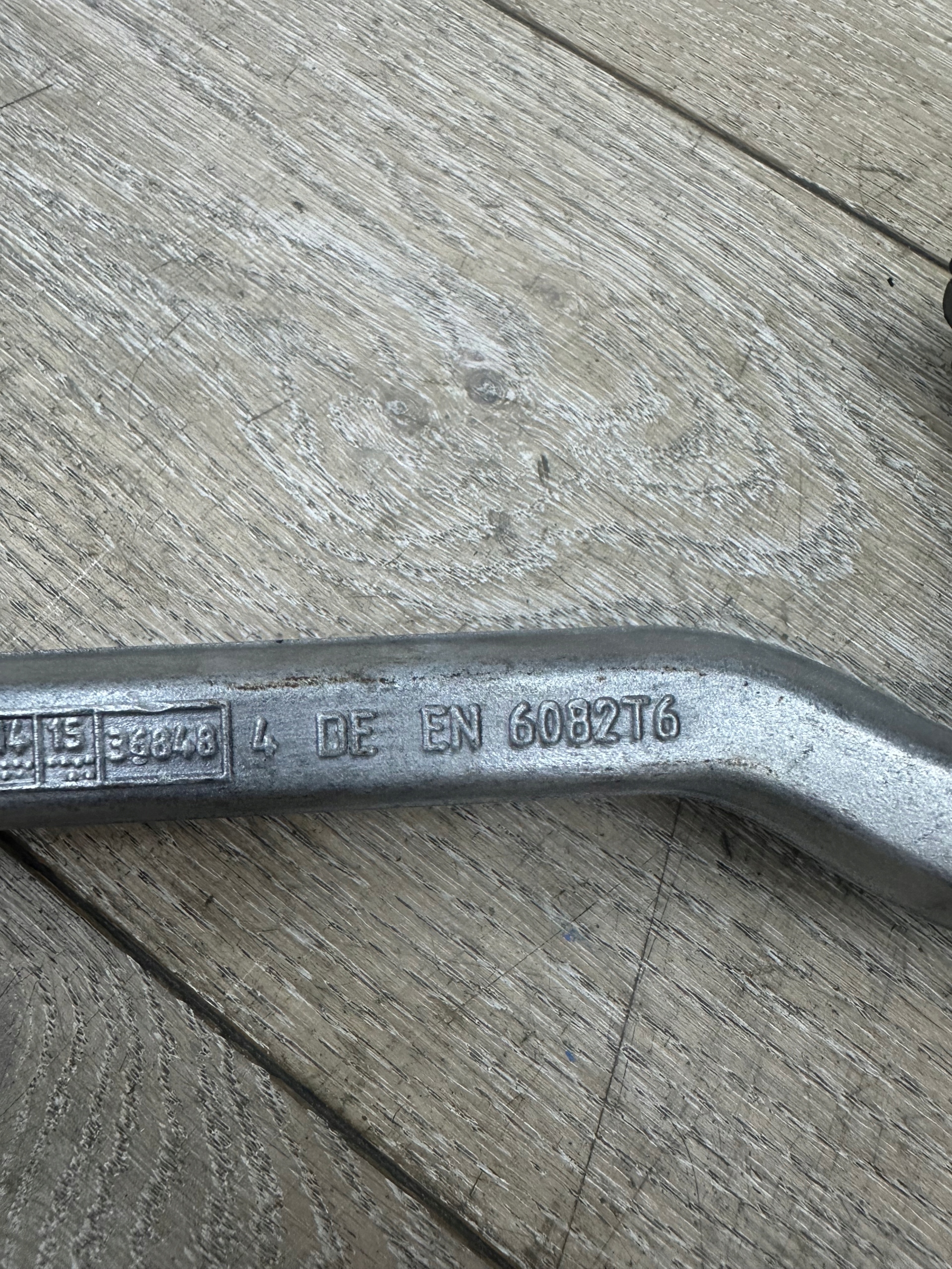 arm lower front left BMW 5 TOURING (E61) EN6082T6 3.0L diesel 173kW