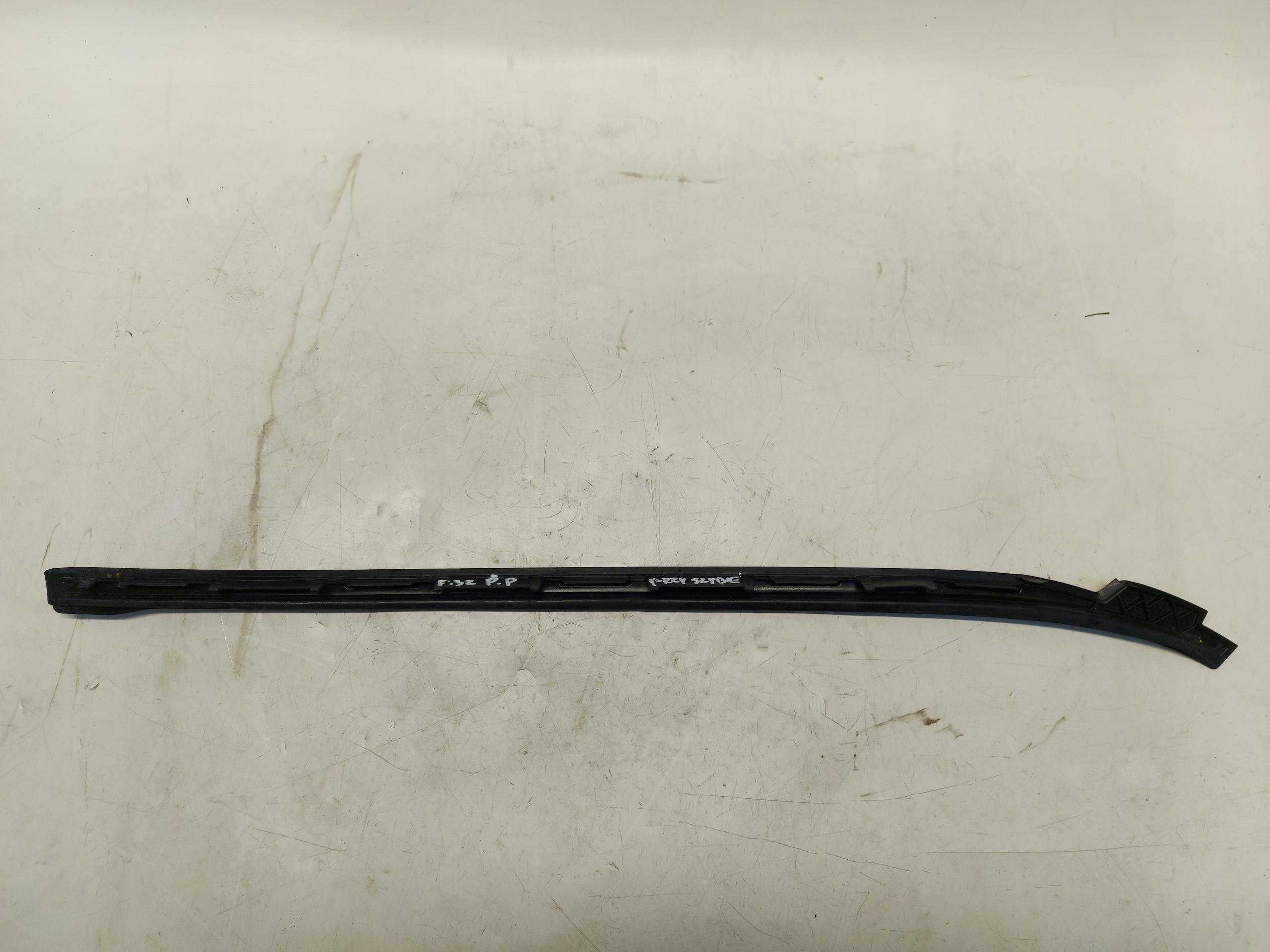 BMW F32 F33 Coupe moulding windows CZOLOWEJ front right