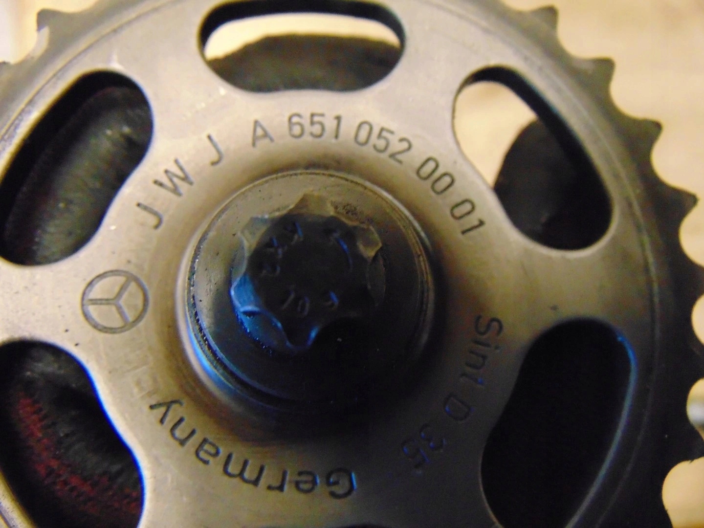 распредвал выпускной A6510520001 MERCEDES SPRINTER W906 2.2 CDI