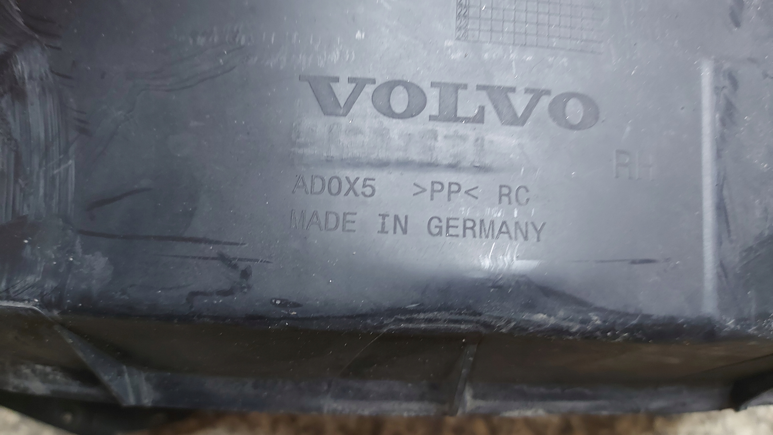 podblatník pravý předek VOLVO XC60 II 17