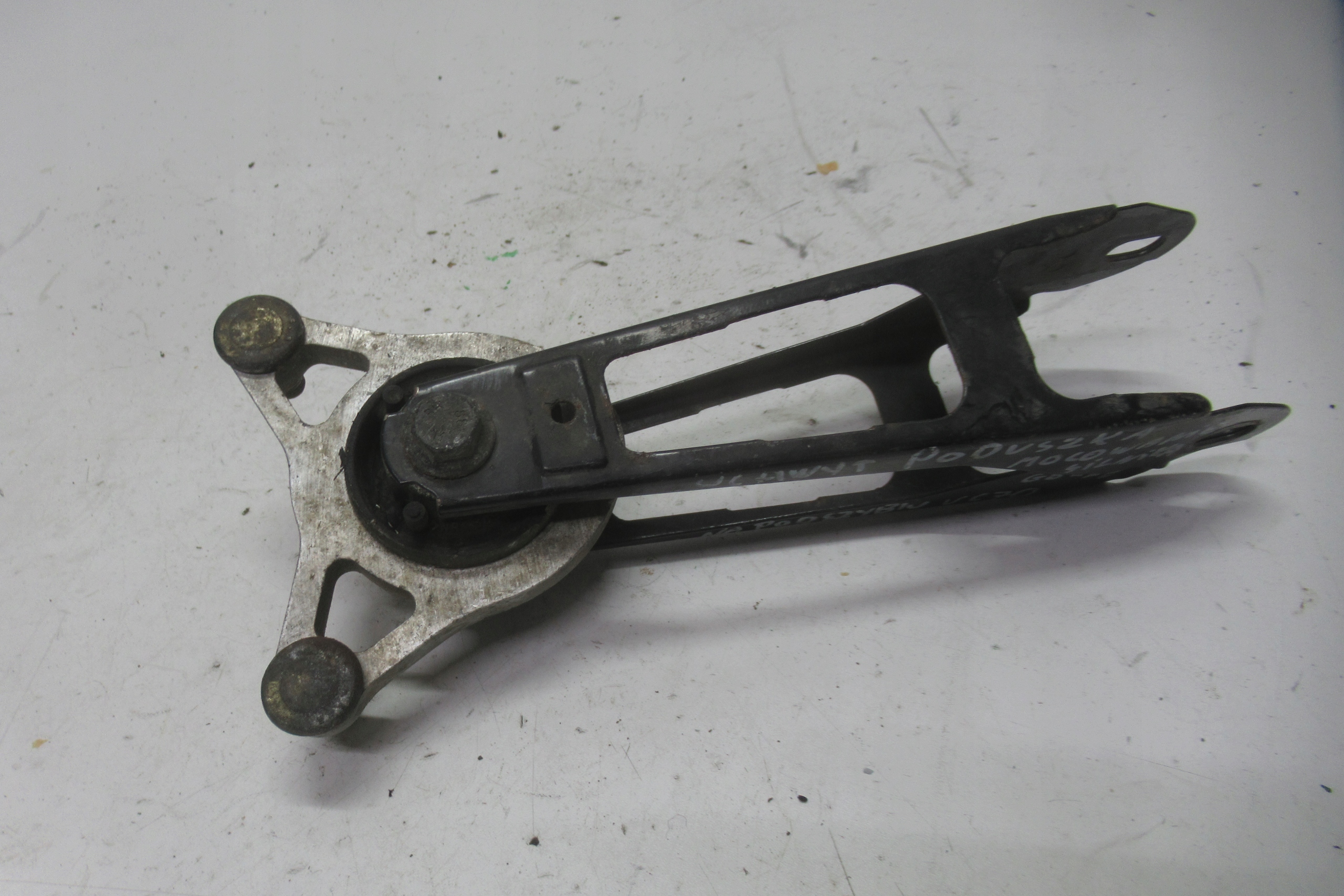 VOLVO V70 Airbag Support plaque Moteur 8631159