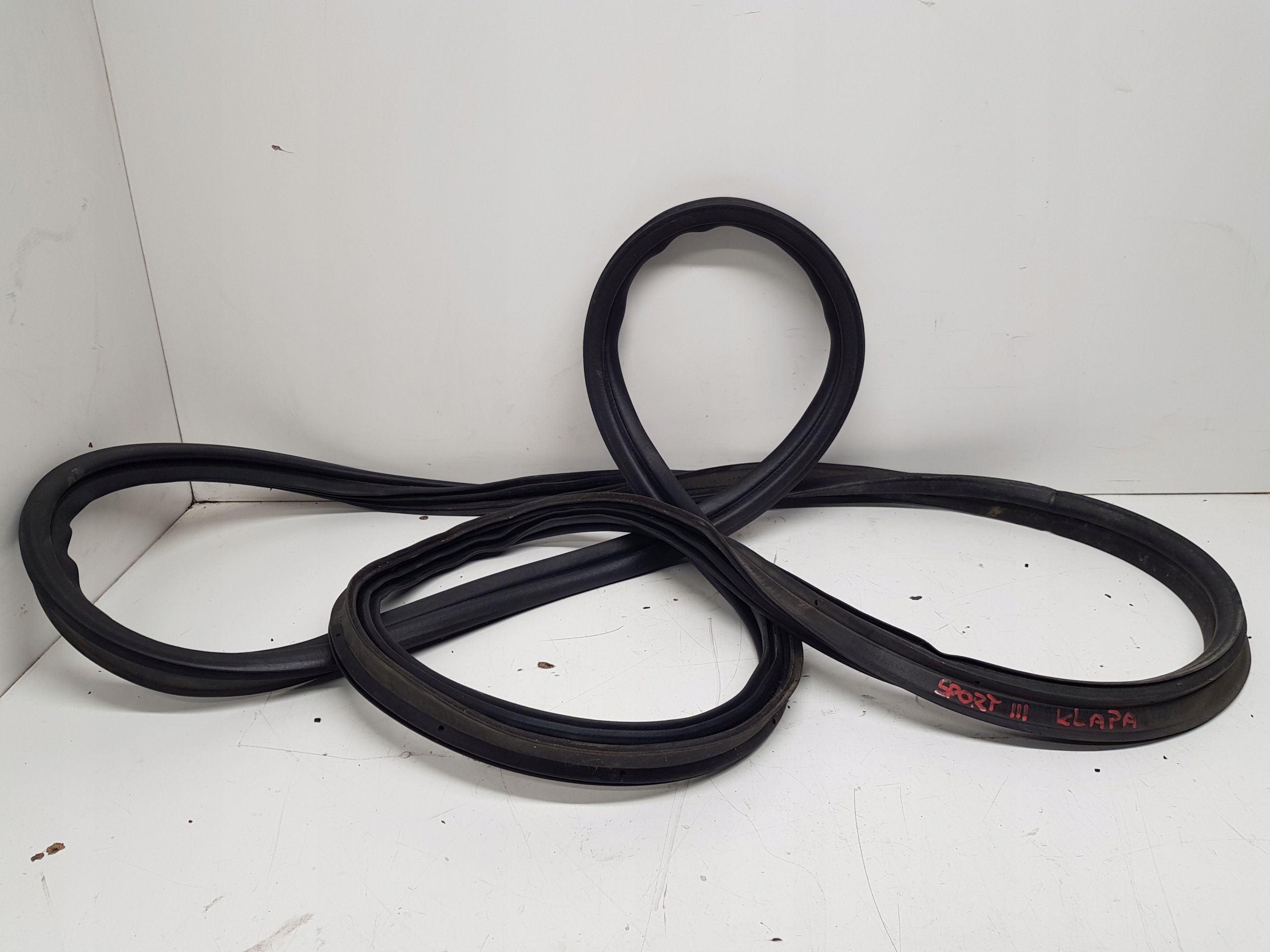 KIA SPORTAGE III ПРОКЛАДКА ЗАДНЕЙ КРЫШКИ 2010-