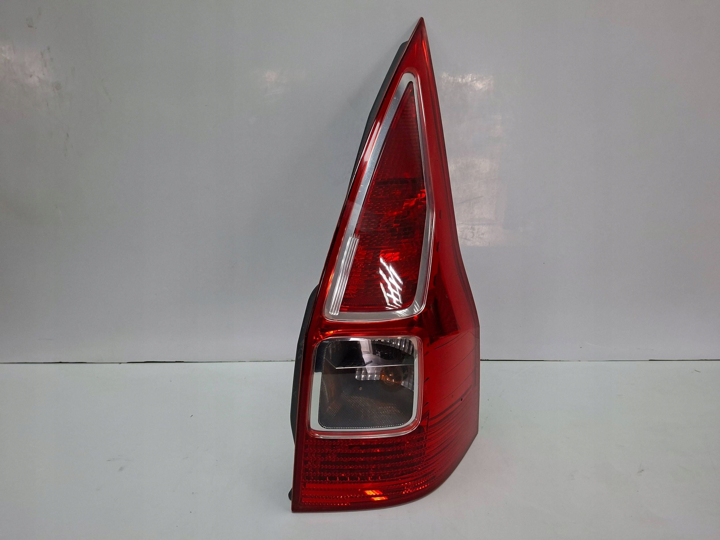 light rear right 8200417351 RENAULT MEGANE II KOMBI LIFT 2006